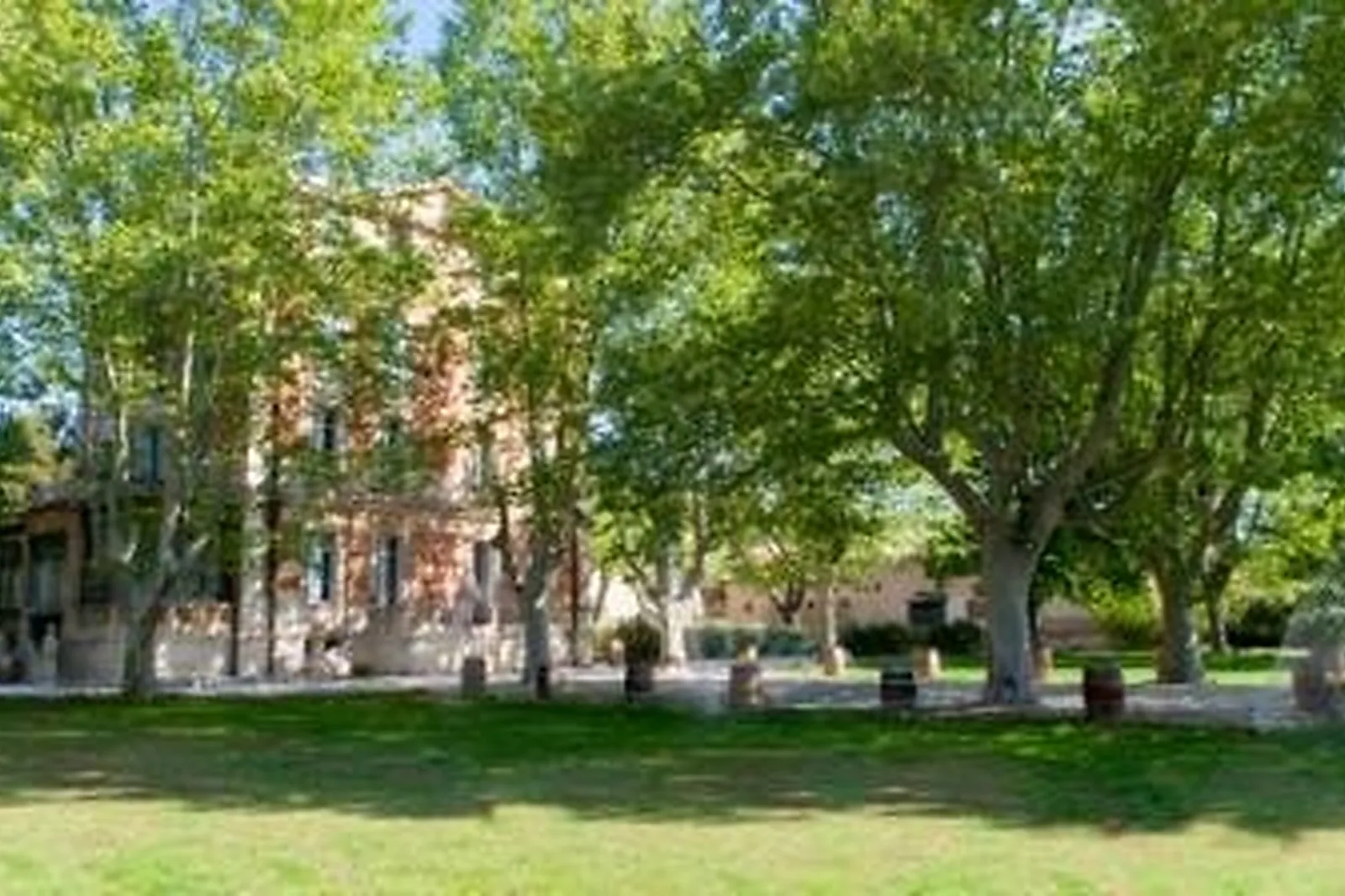 Lieux événementiels, SAS LE CHATEAU LA BEAUMETANE