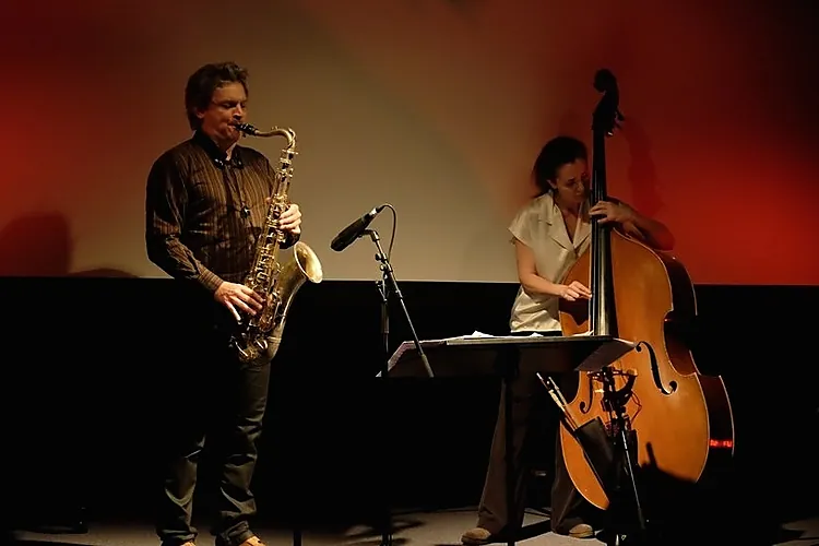 B2S - BASS SAX & SUN