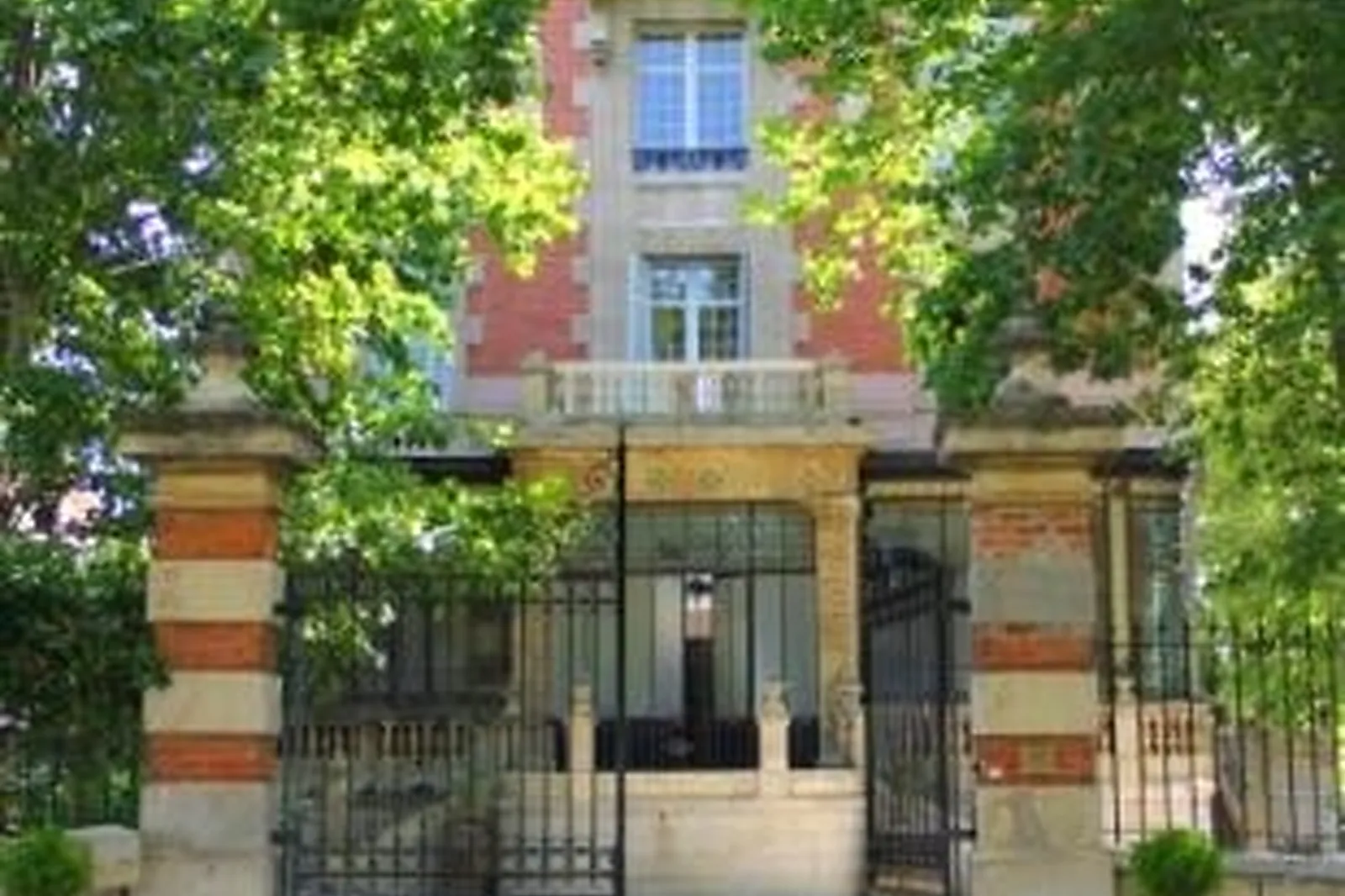 Lieux événementiels, SAS LE CHATEAU LA BEAUMETANE