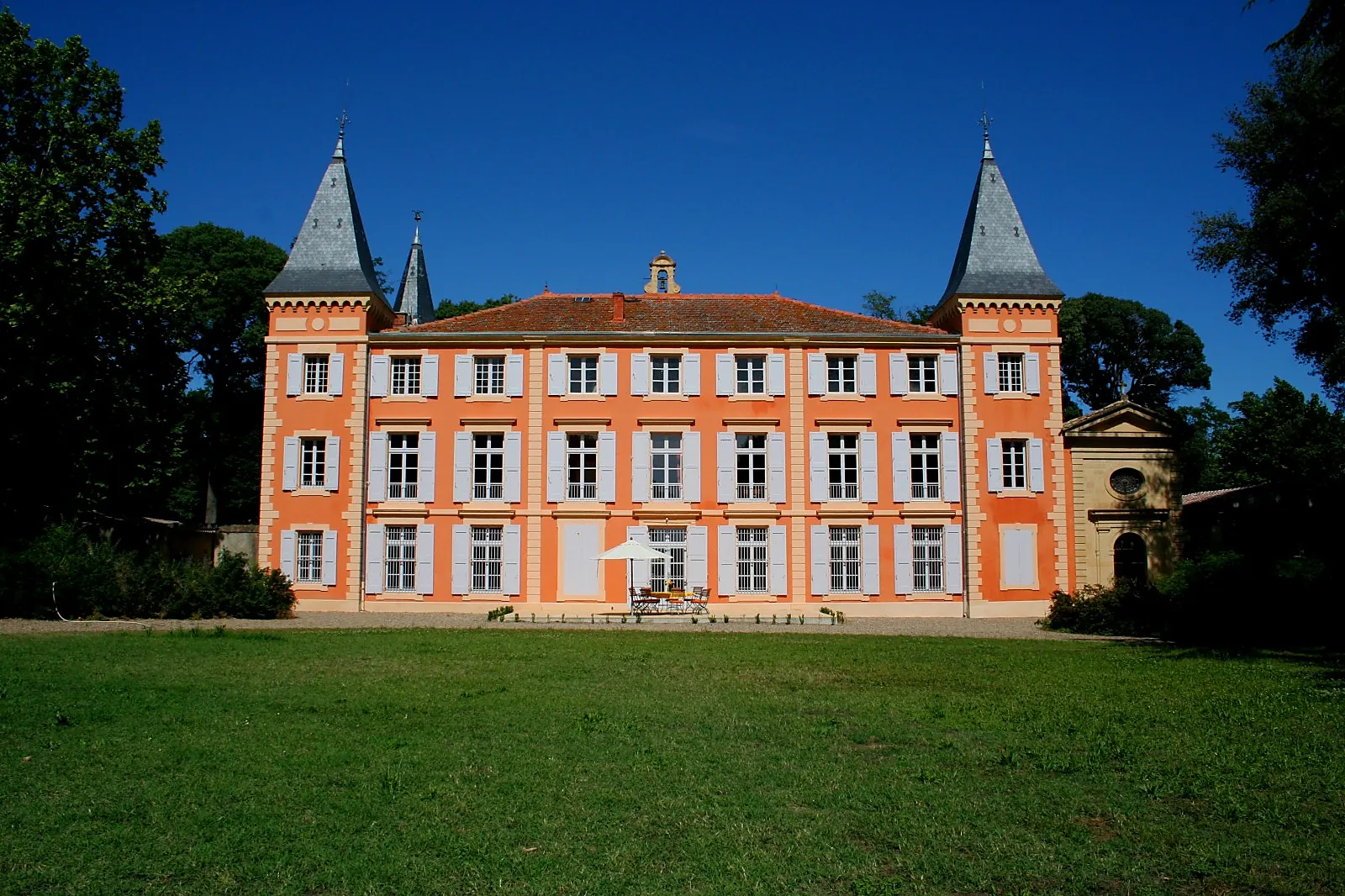 Lieux événementiels, CHÂTEAU DE ROQUELUNE
