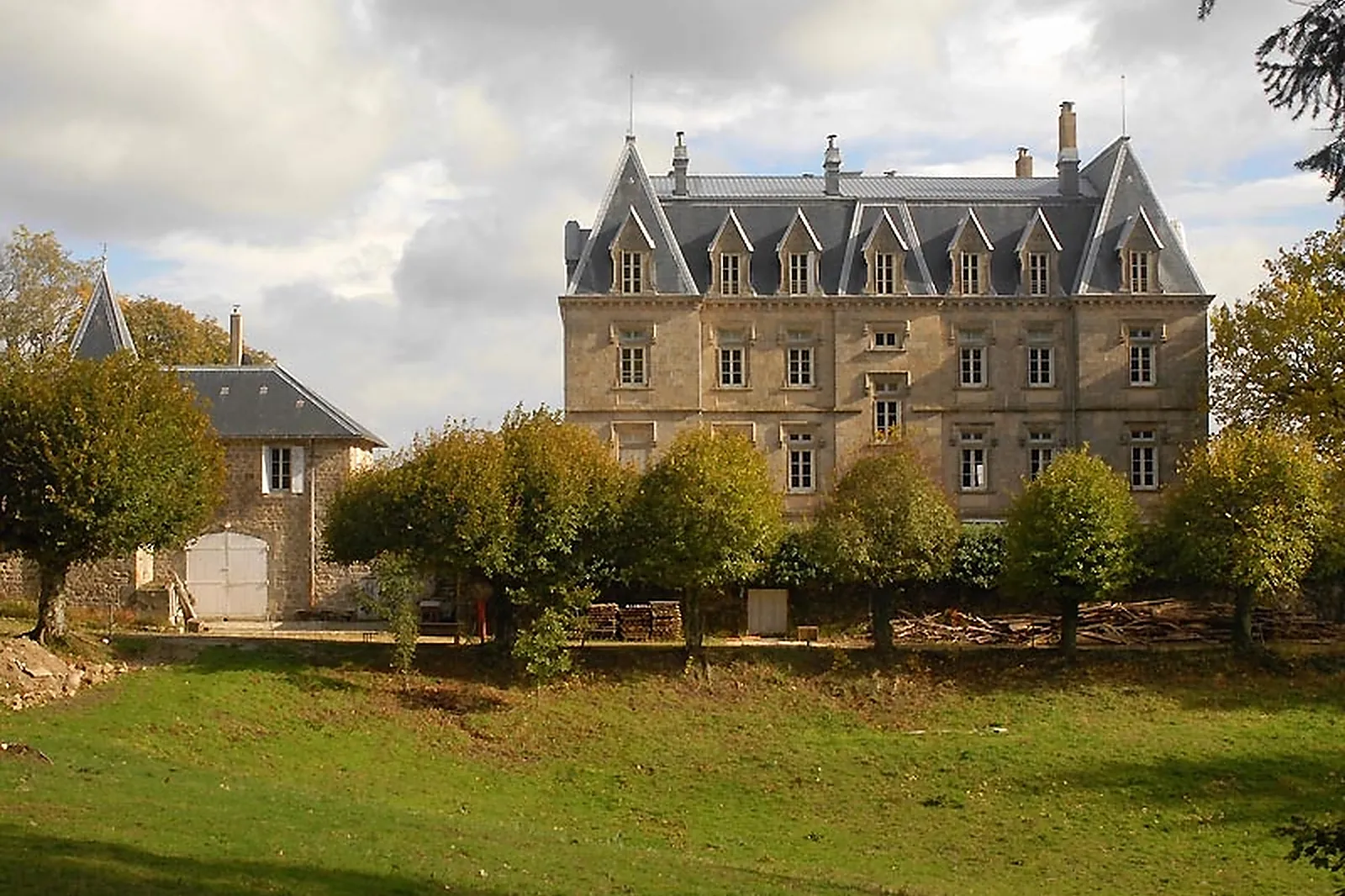Lieux événementiels, CHÂTEAU DES FAUGS