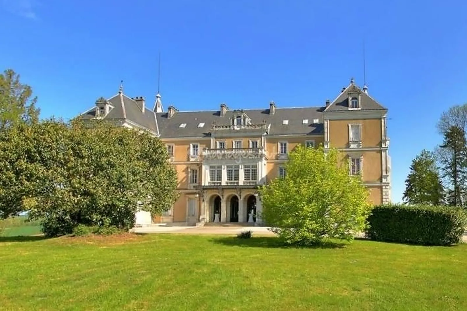CHÂTEAU DE CLAIRVANS 