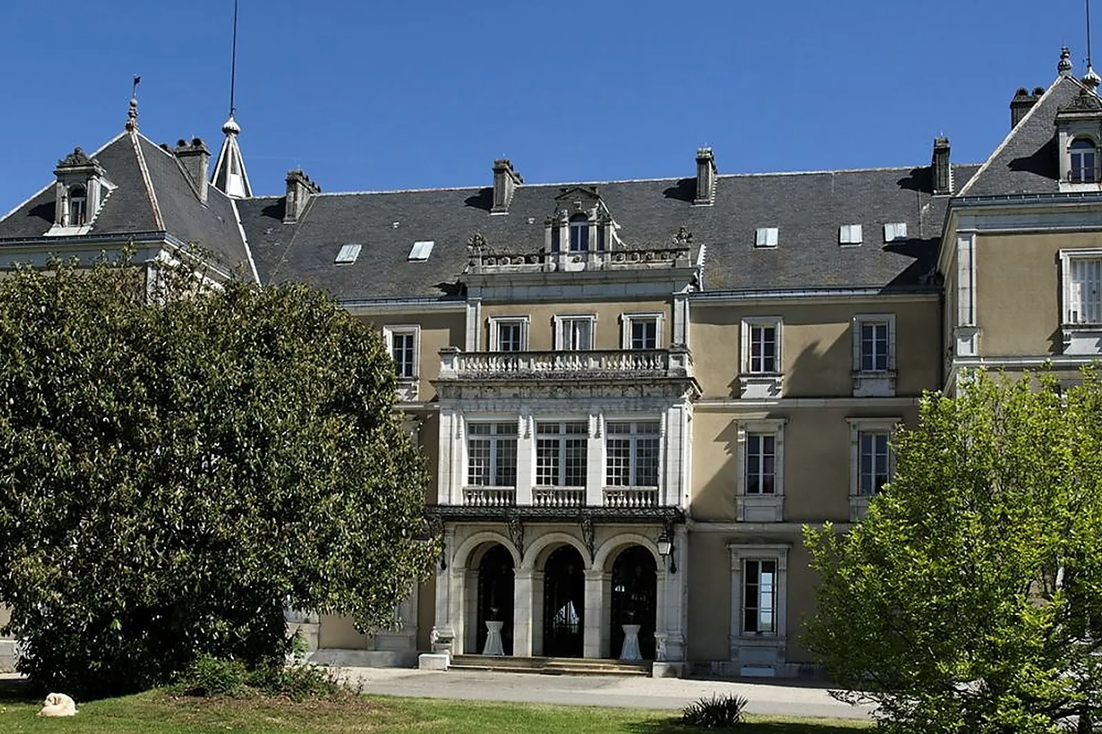 Lieux événementiels, CHÂTEAU DE CLAIRVANS 