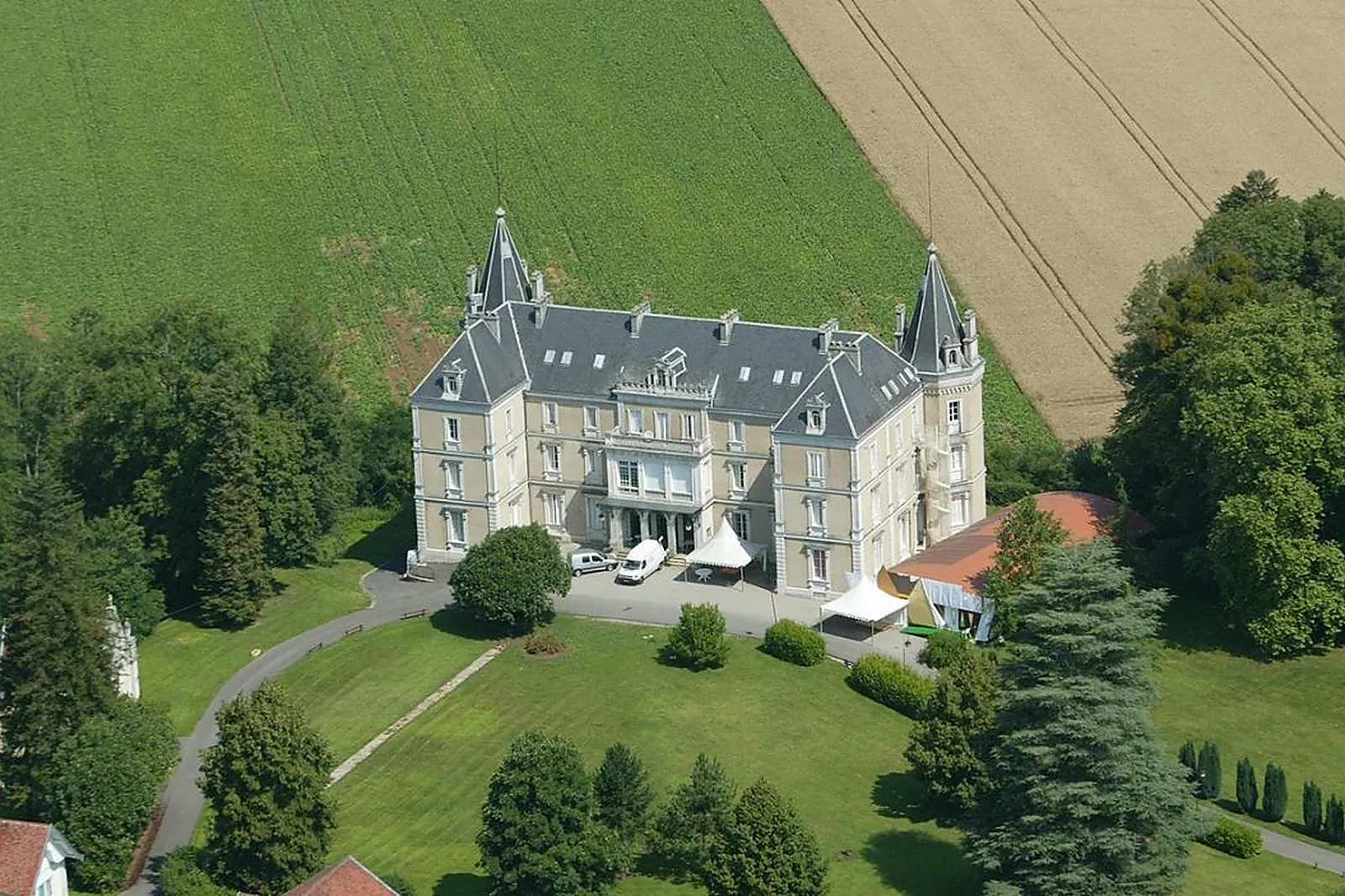 Lieux événementiels, CHÂTEAU DE CLAIRVANS 