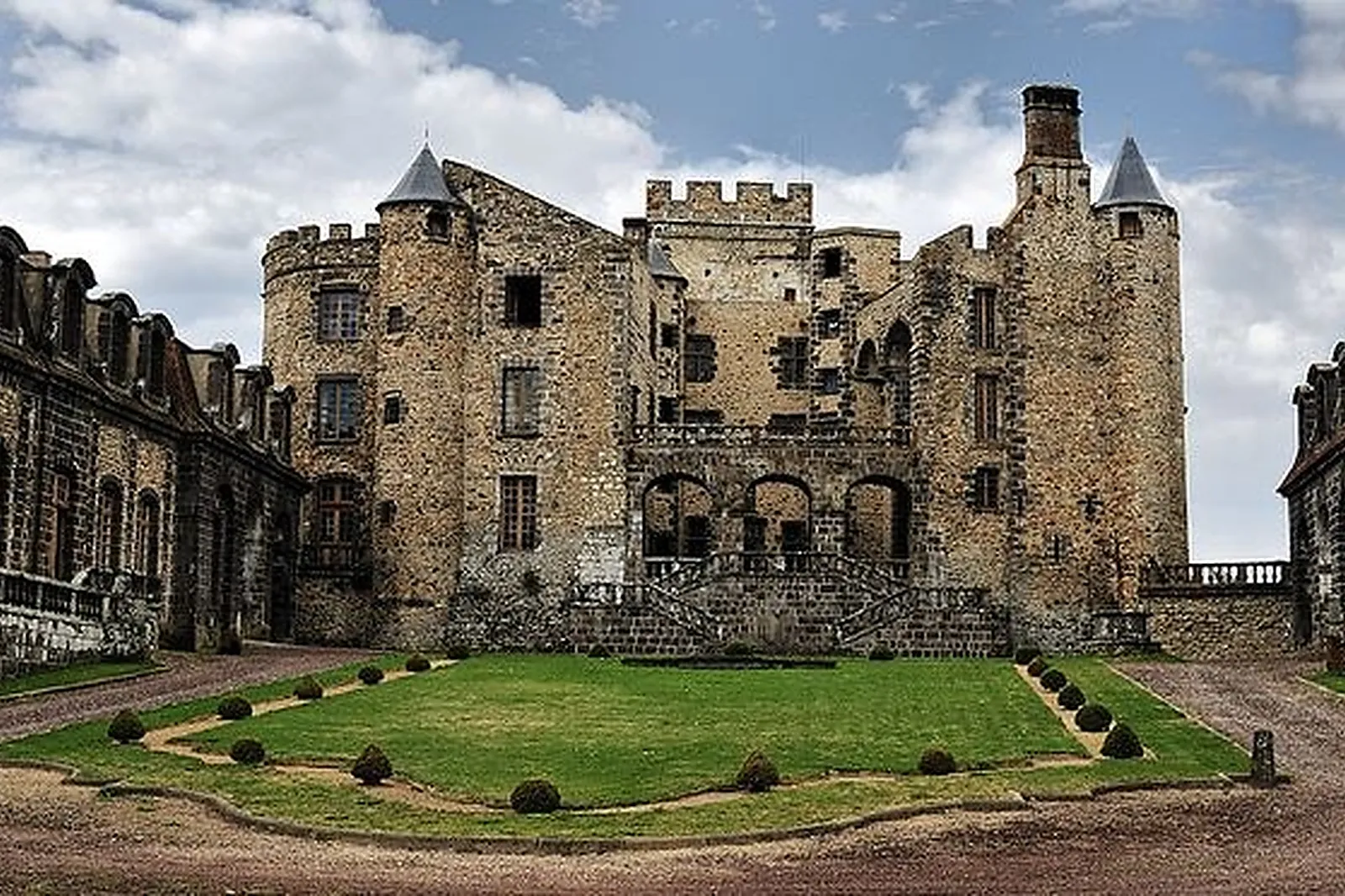 Lieux événementiels, CHÂTEAU DE CHAZERON 