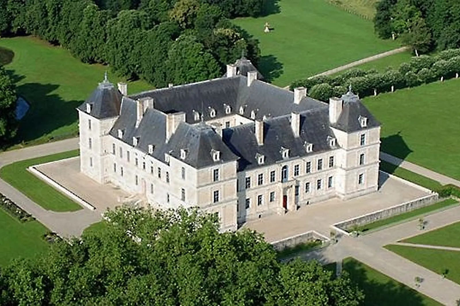 Lieux événementiels, CHATEAU D'ANCY-LE-FRANC