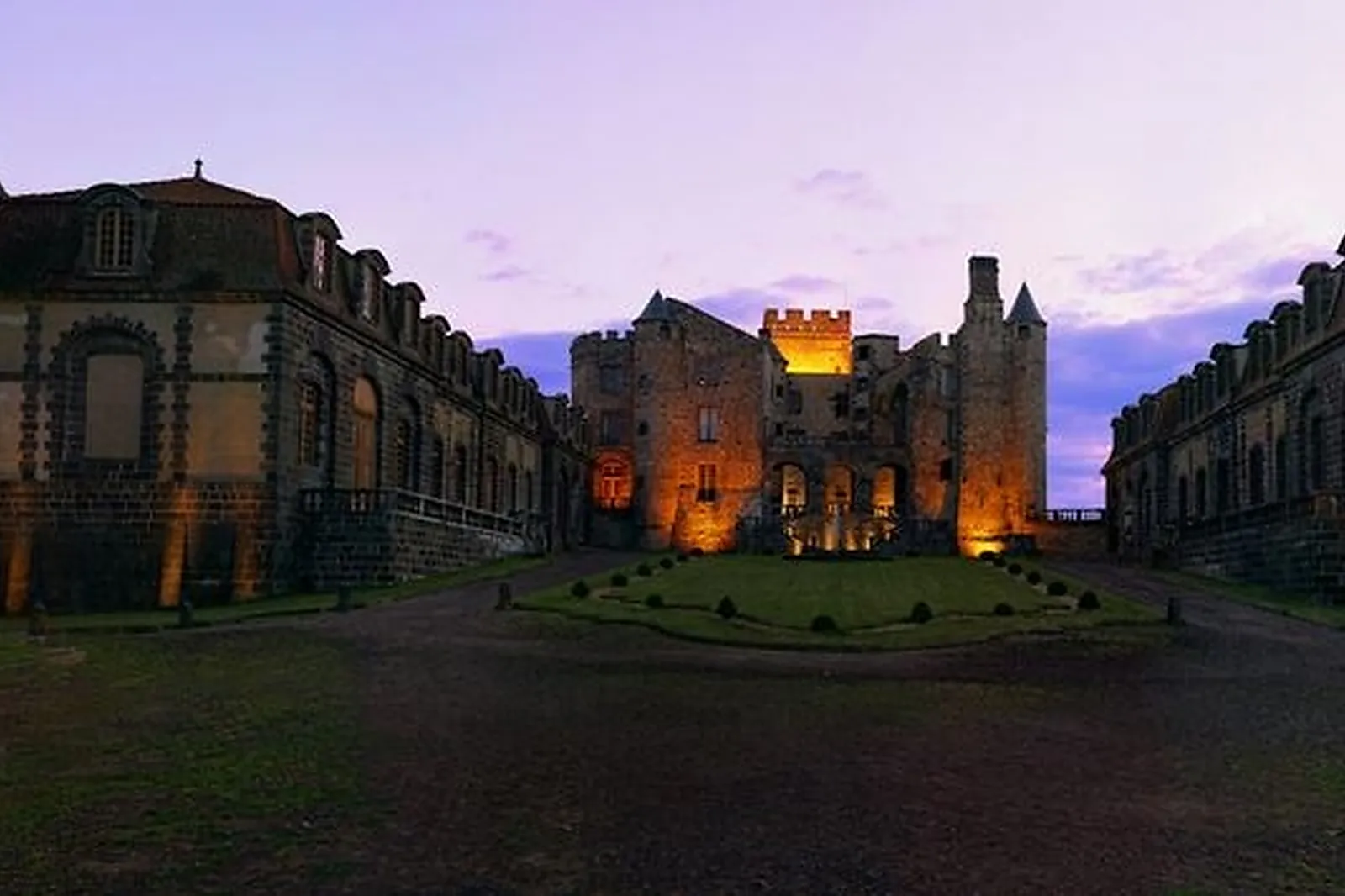 Lieux événementiels, CHÂTEAU DE CHAZERON 