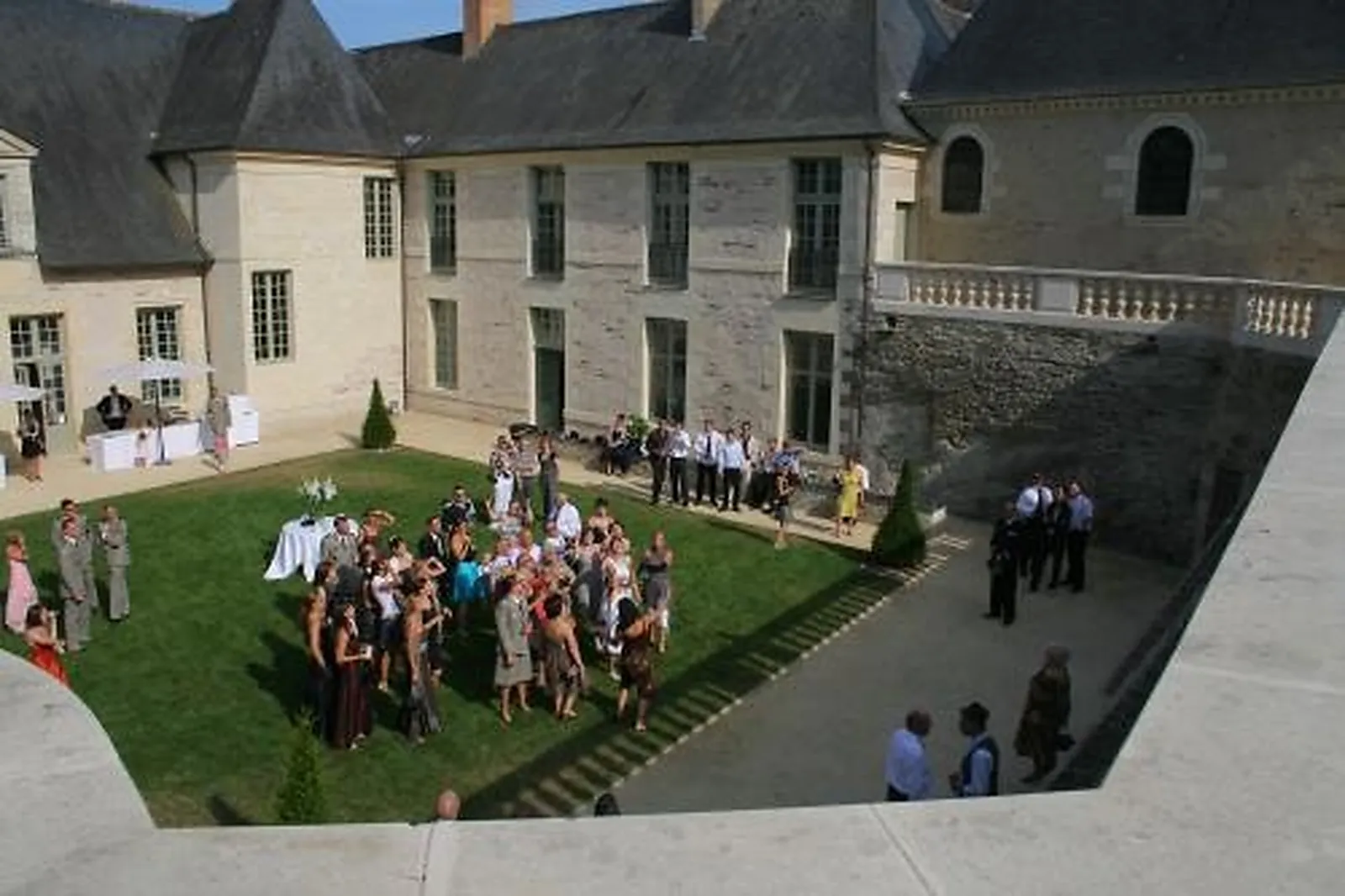 Lieux événementiels, CHÂTEAU DE LA PERRIÈRE