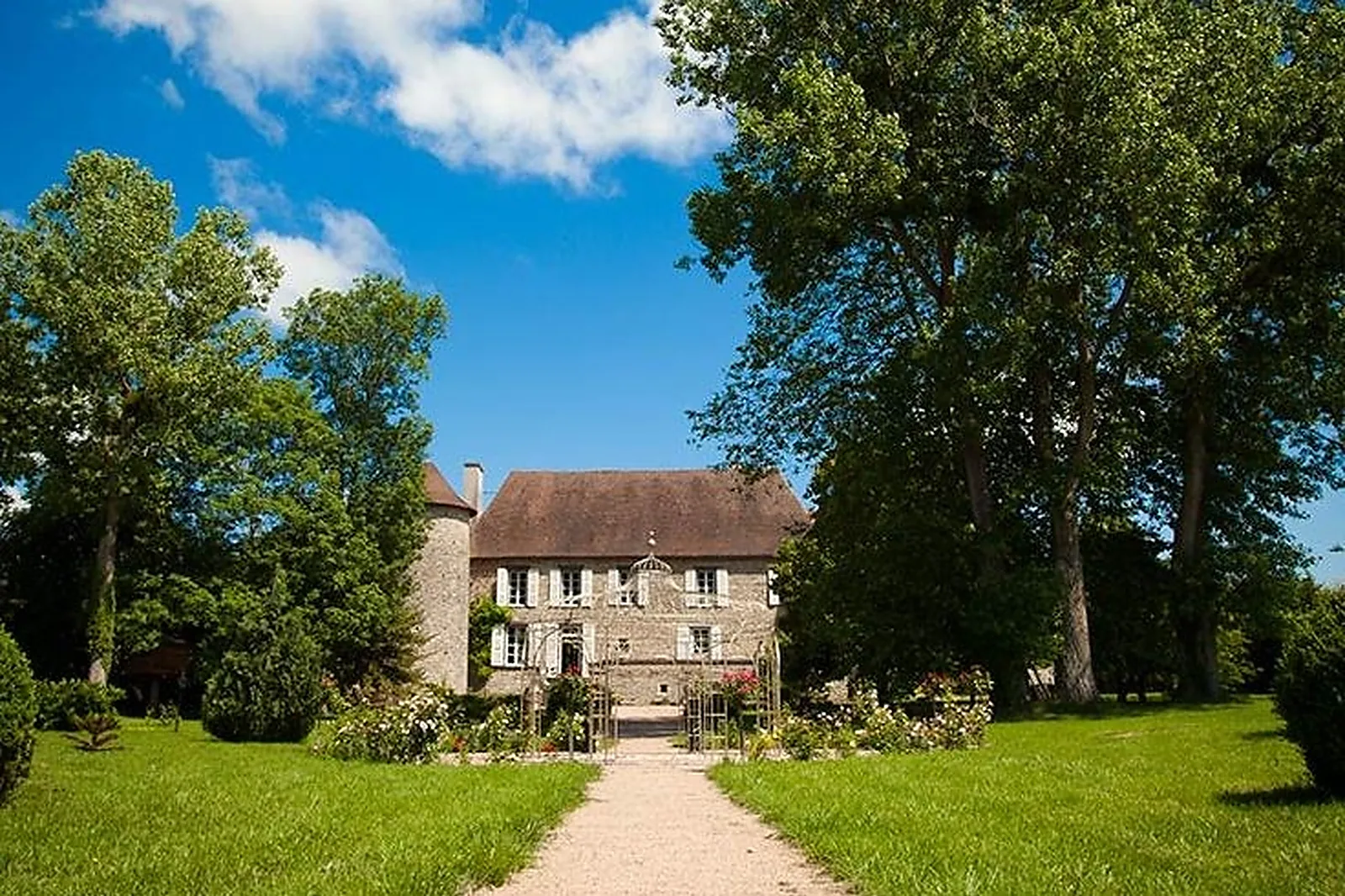 Lieux événementiels, DOMAINE DES ROSES ET DES TOURS 