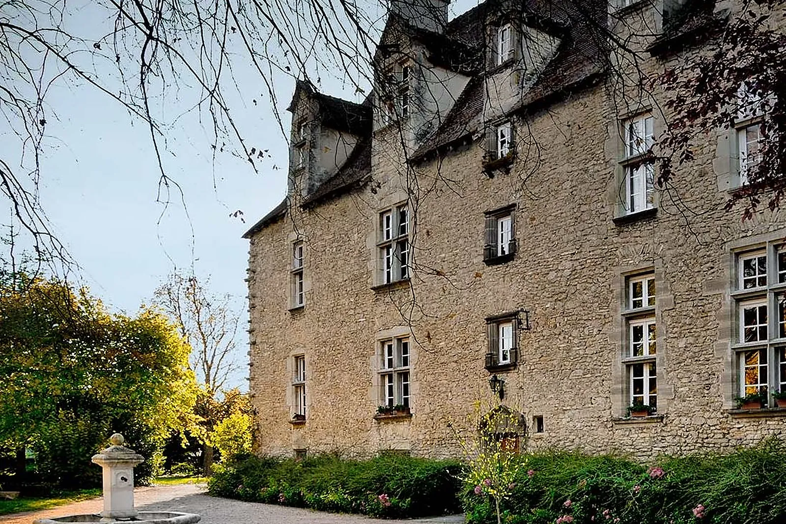 Lieux événementiels, DOMAINE DES ROSES ET DES TOURS 