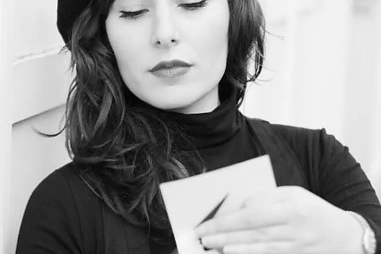 INÈS LA SILHOUETTISTE