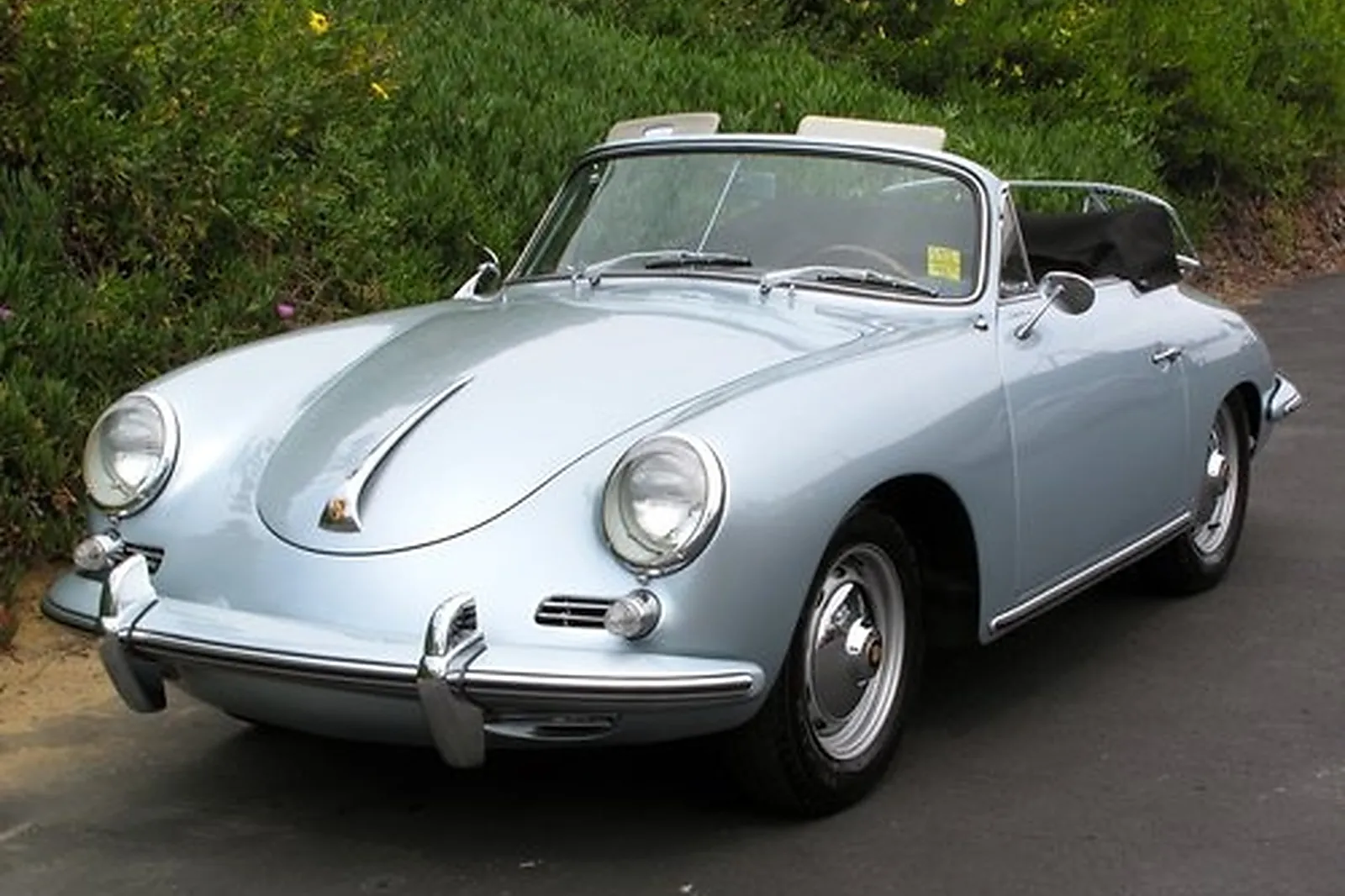 Île-de-France, FIRST LOCATION AUTOMOBILES