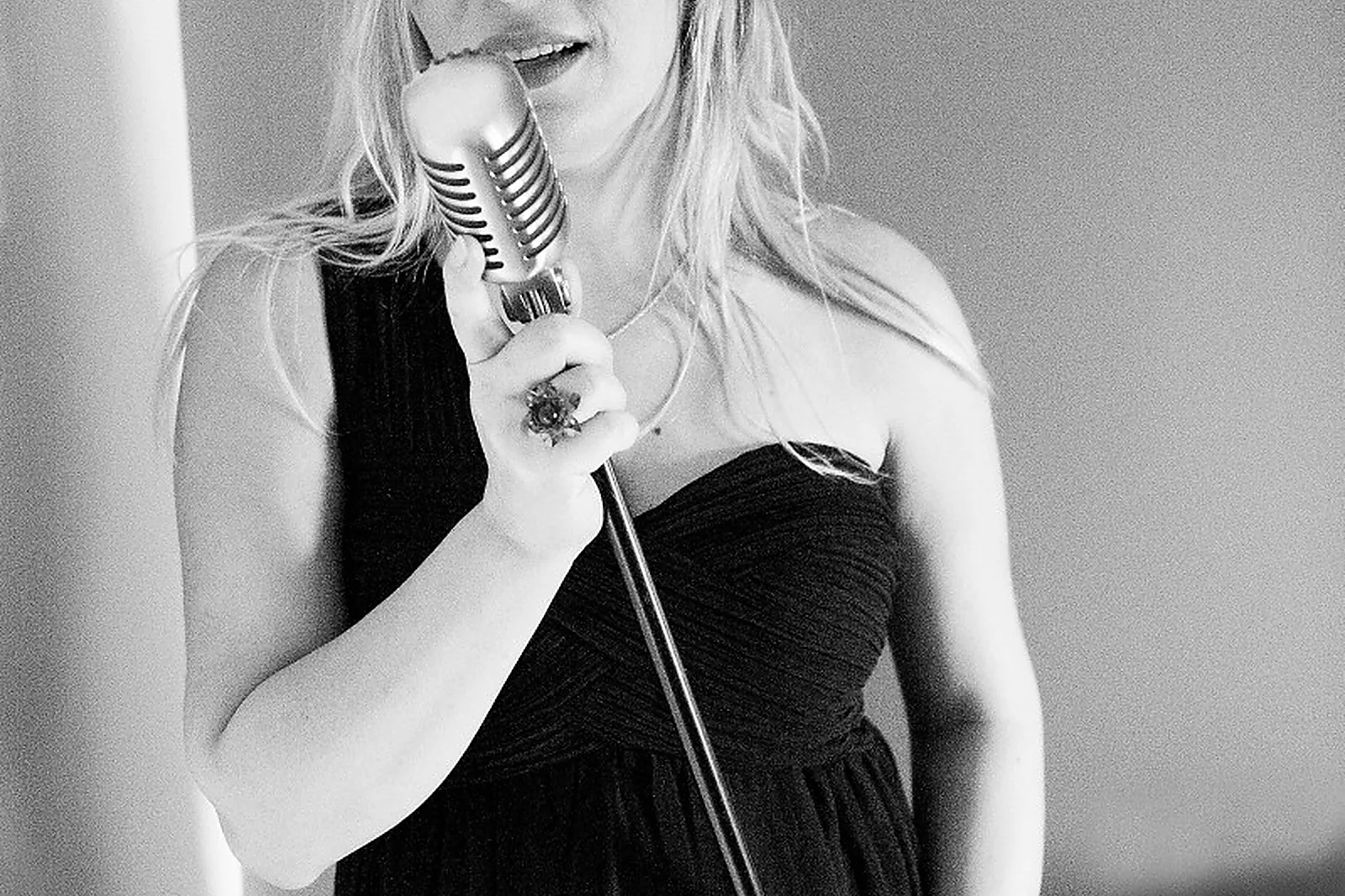 Cafés et Restaurants, ESTELLE CALVI QUARTET POP TO JAZZ