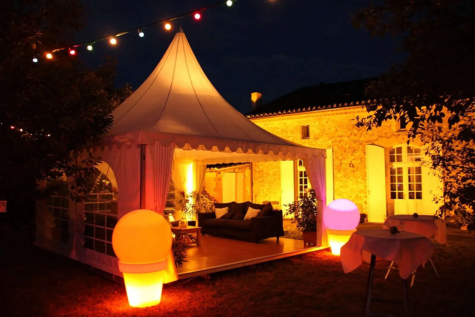 Mobilier et décoration, CHAPITEAUX EN PERIGORD