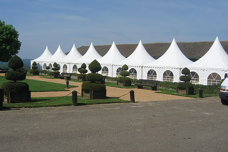 CHAPITEAUX EN PERIGORD