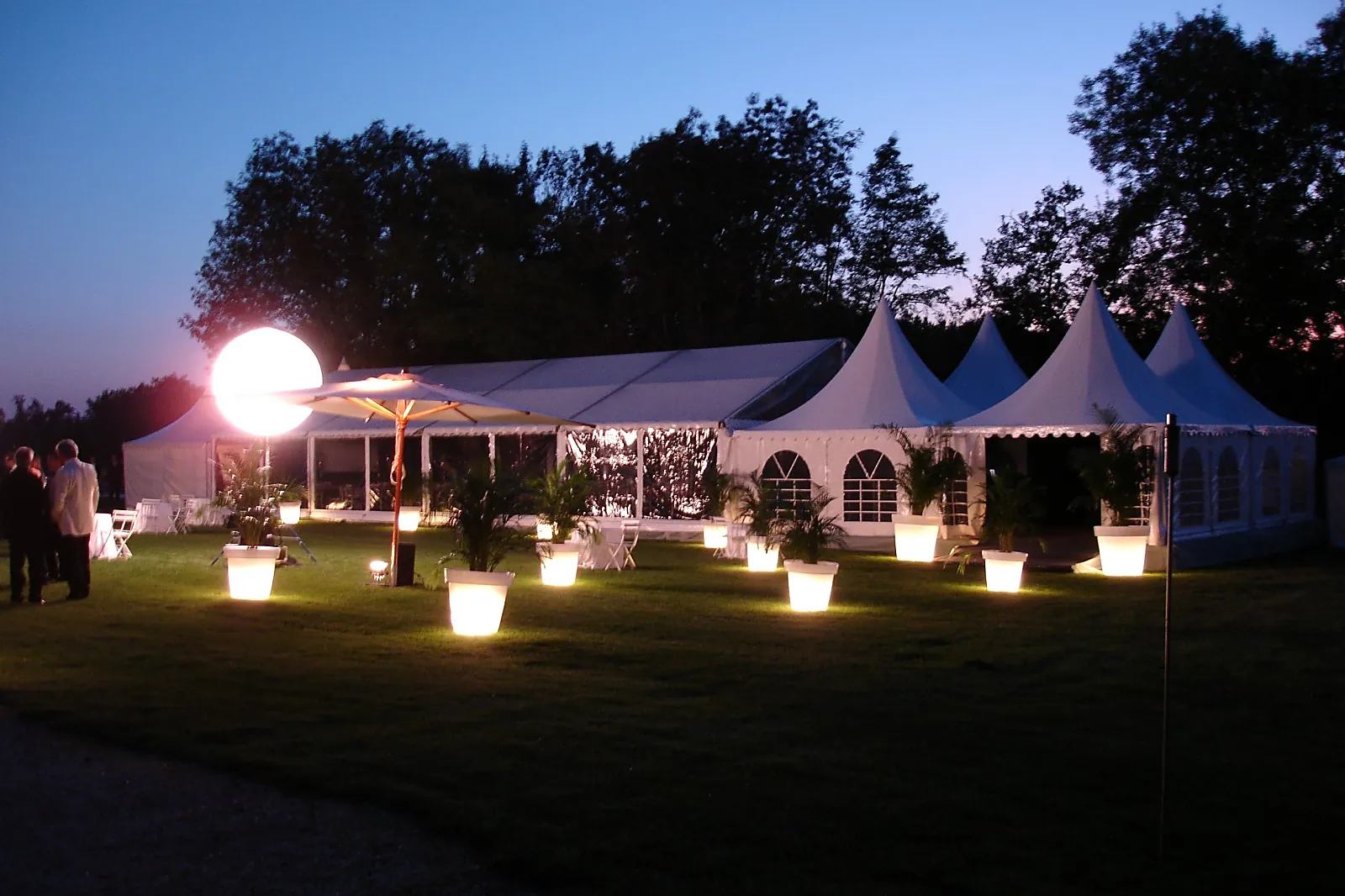 Mobilier et décoration, CHAPITEAUX EN PERIGORD