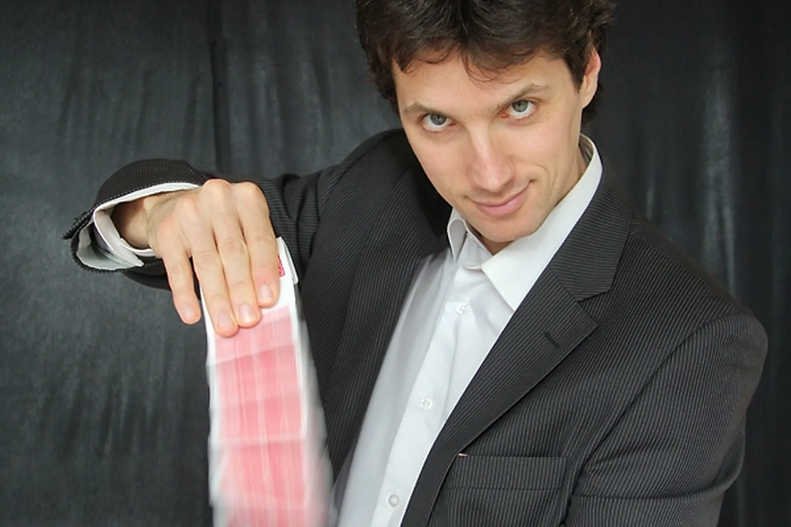 Animations événementielles, LUDOVIC GORGES, ILLUSIONNISTE