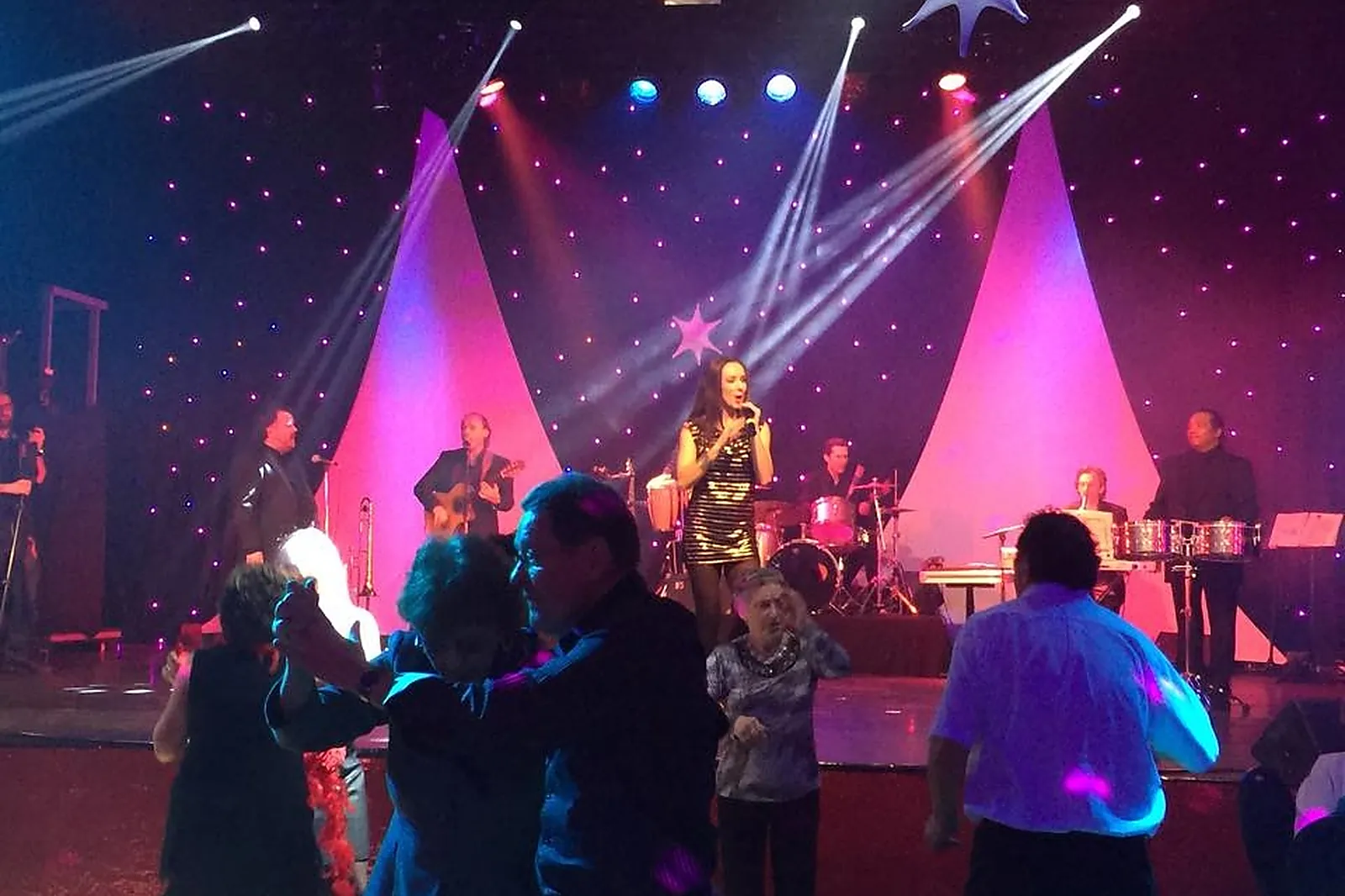 DJ & Groupes de musique, CÉLINE ARNAUD