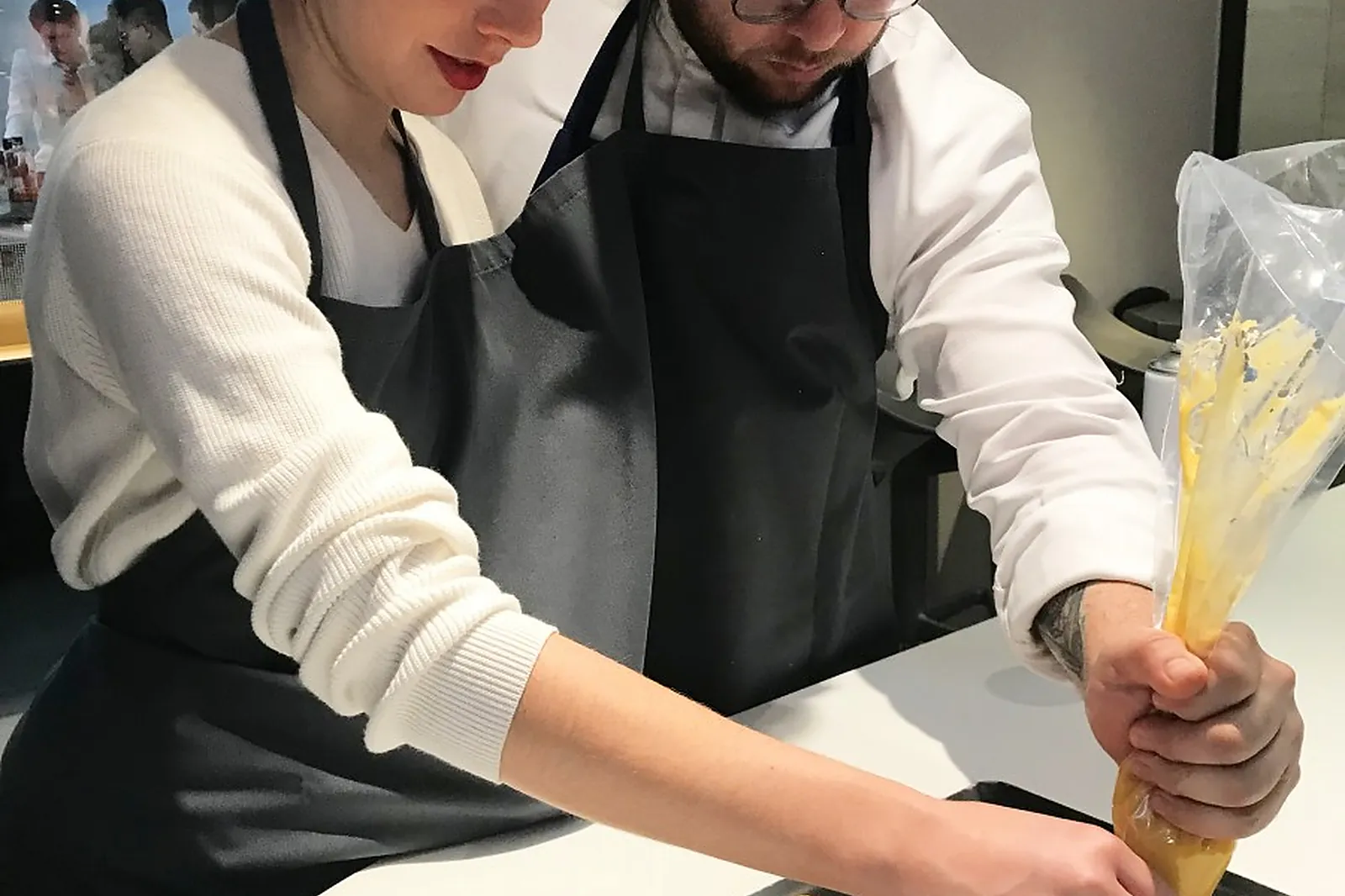 Team building original, ON NE JOUE PAS A TABLE - ATELIER CULINAIRE