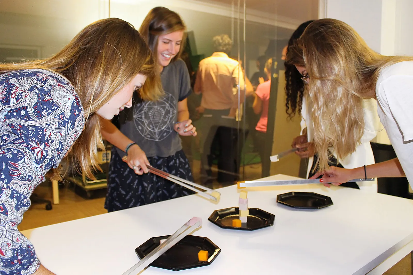 Team building original, ON NE JOUE PAS A TABLE - DÉGUSTATHLON