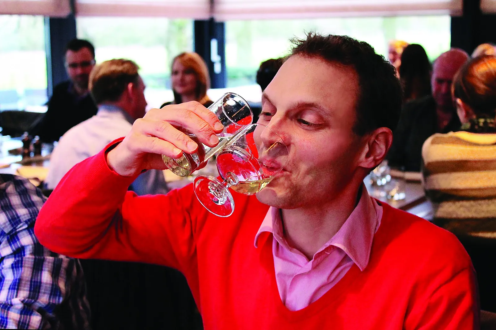 Team building original, ON NE JOUE PAS A TABLE - REPAS LUDIQUE