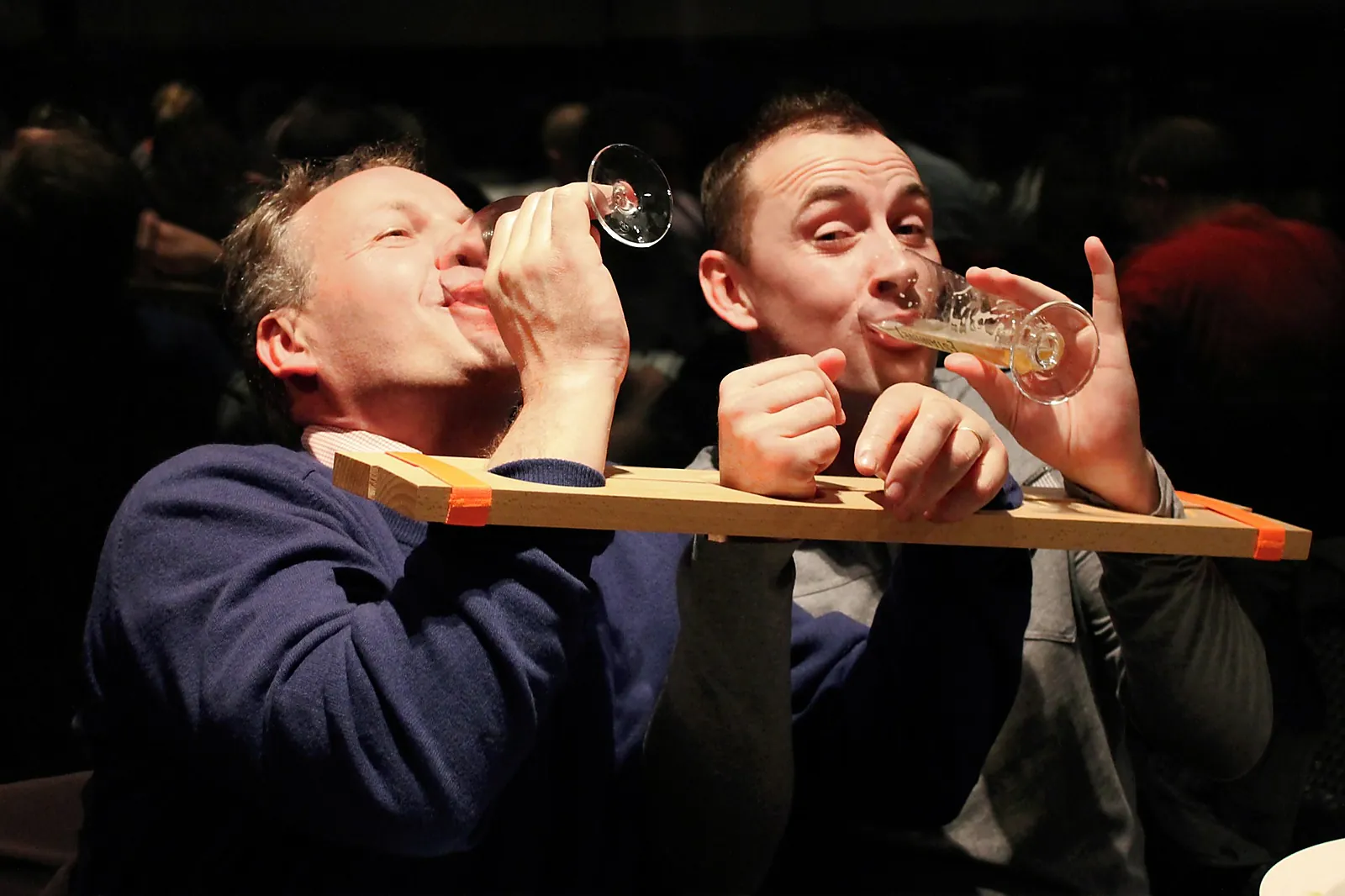 Team building original, ON NE JOUE PAS A TABLE - REPAS LUDIQUE