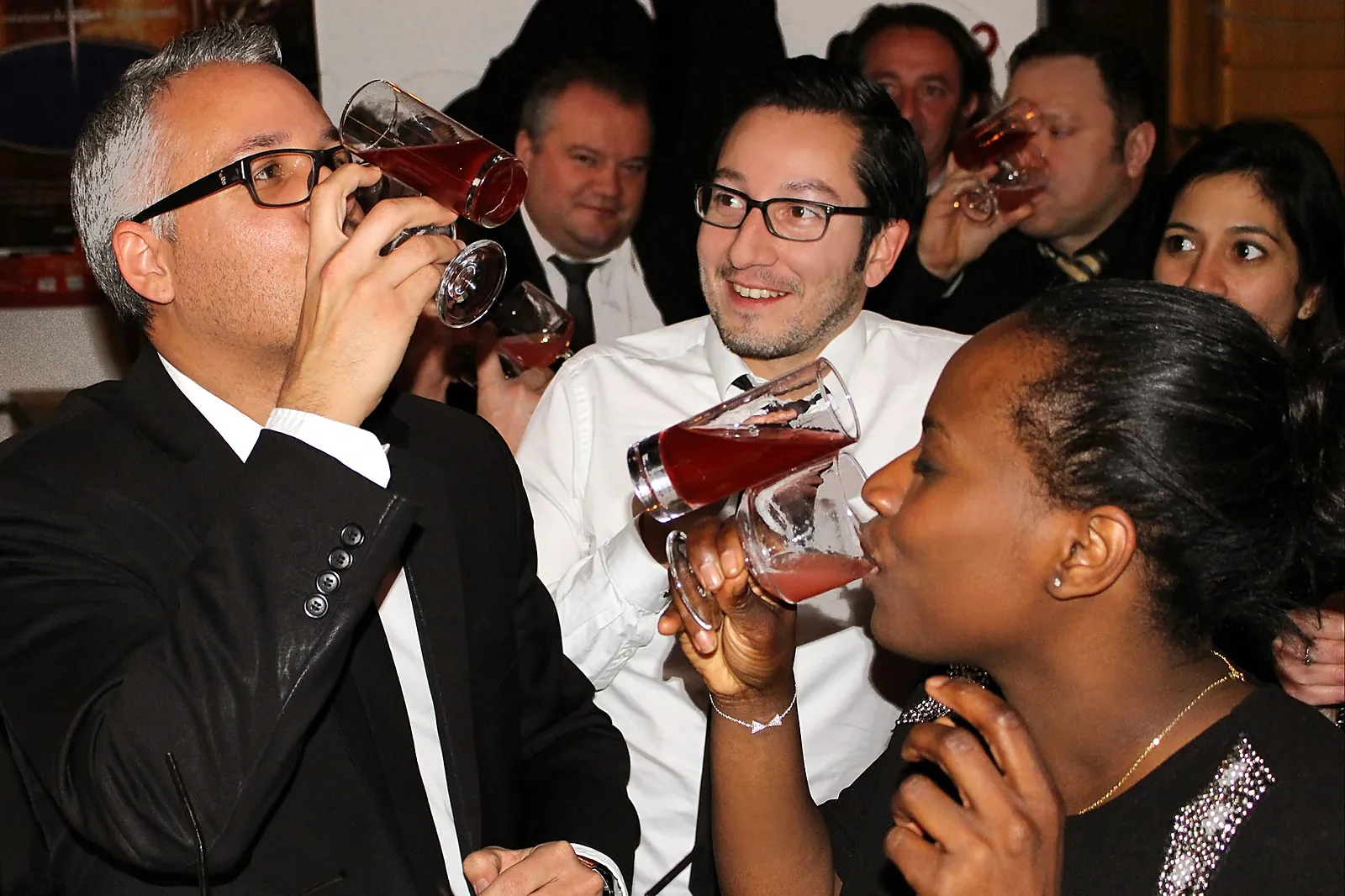 Team building original, ON NE JOUE PAS A TABLE - REPAS LUDIQUE