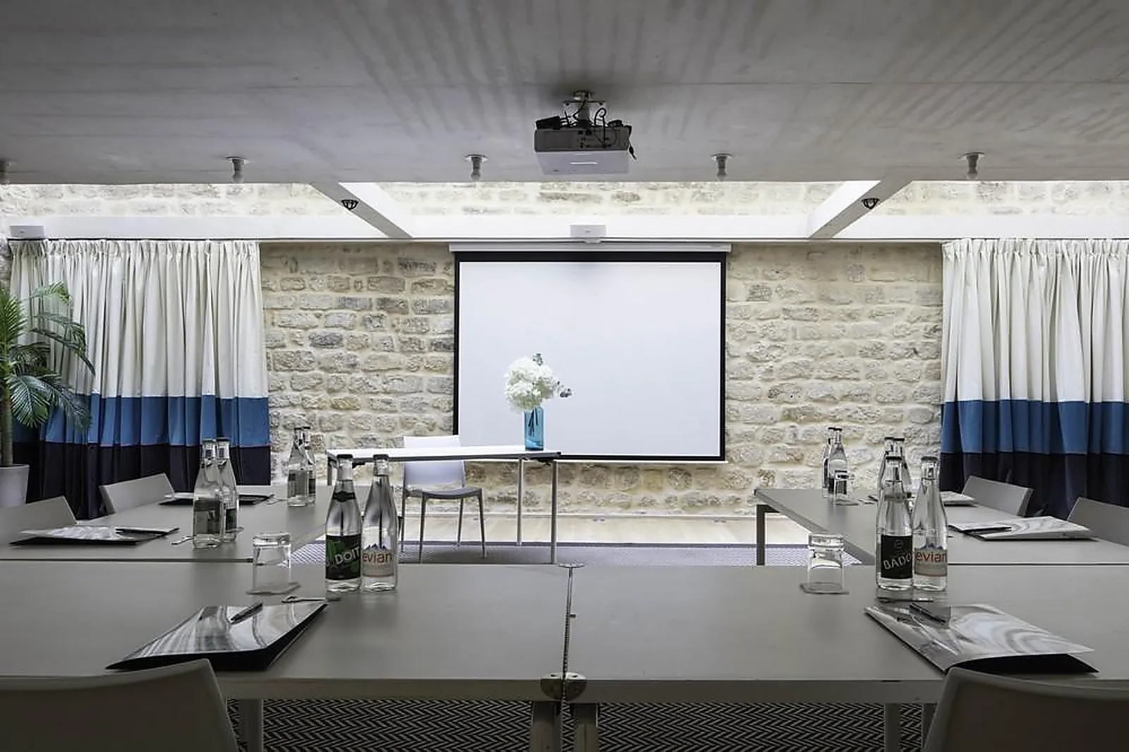 Lieux événementiels, 123 SEBASTOPOL HÔTEL