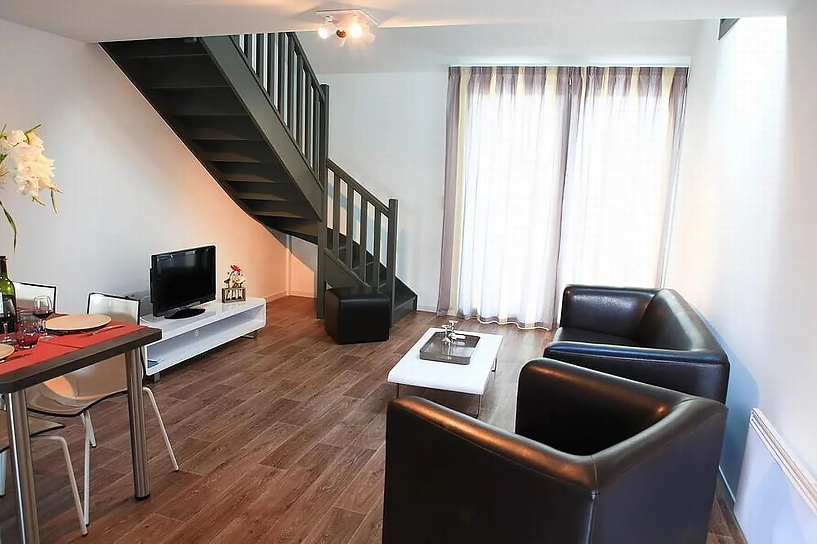 Lieux événementiels, 201 FOREST AVENUE