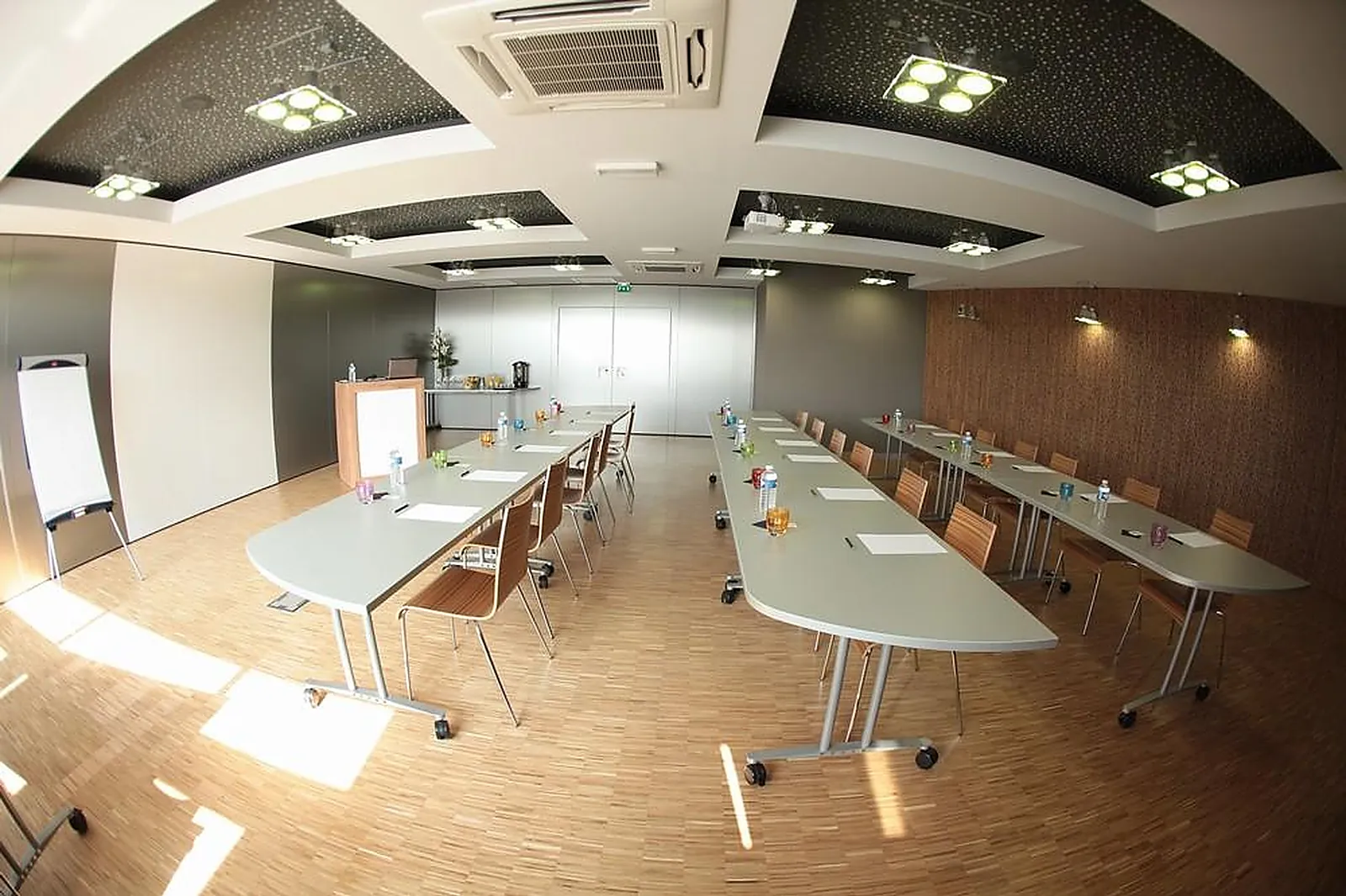 Lieux événementiels, 201 FOREST AVENUE