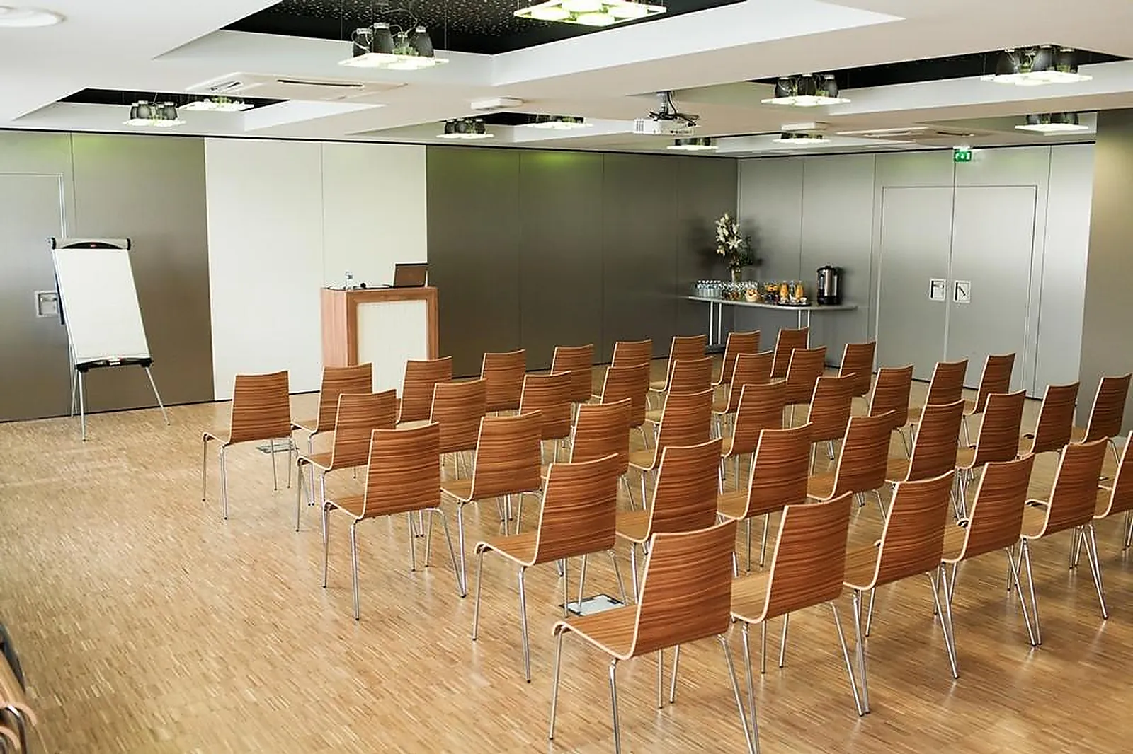 Lieux événementiels, 201 FOREST AVENUE