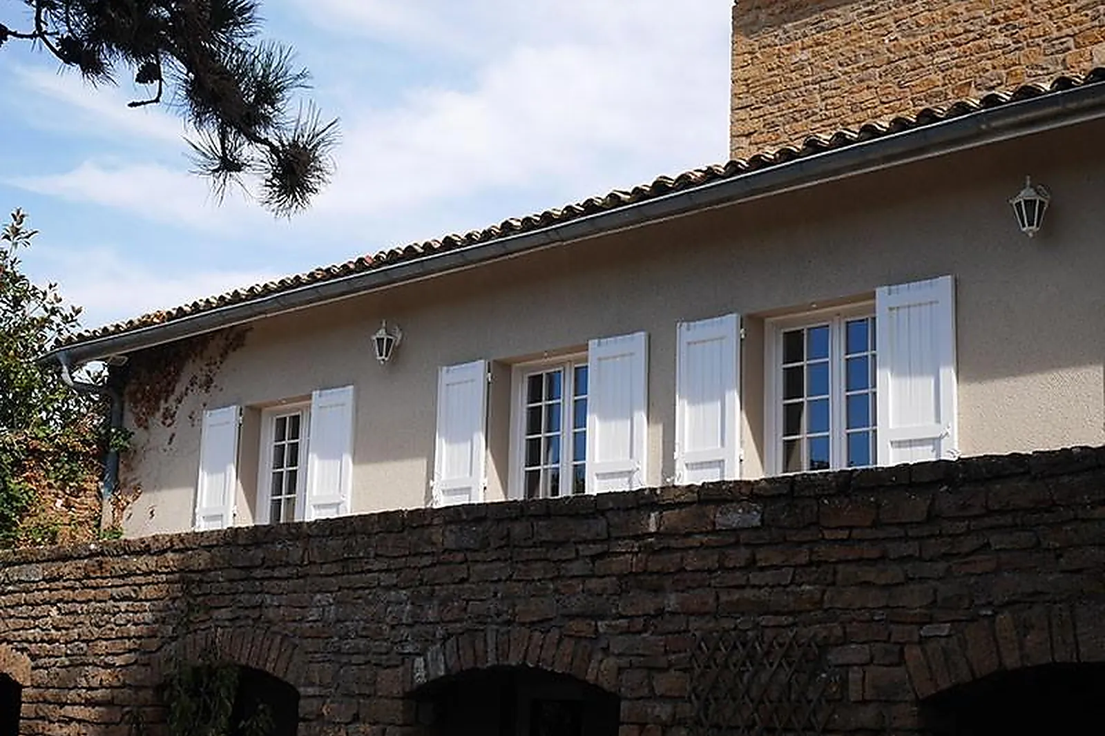 Lieux événementiels, 3 PAS SUR LE CÔTÉ