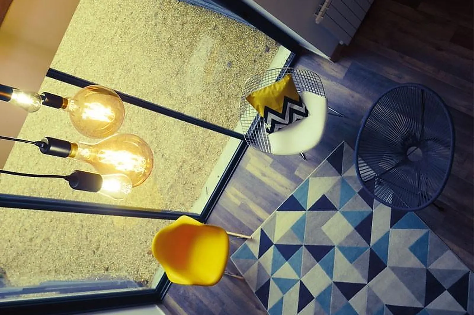 Lieux événementiels, 3 PAS SUR LE CÔTÉ