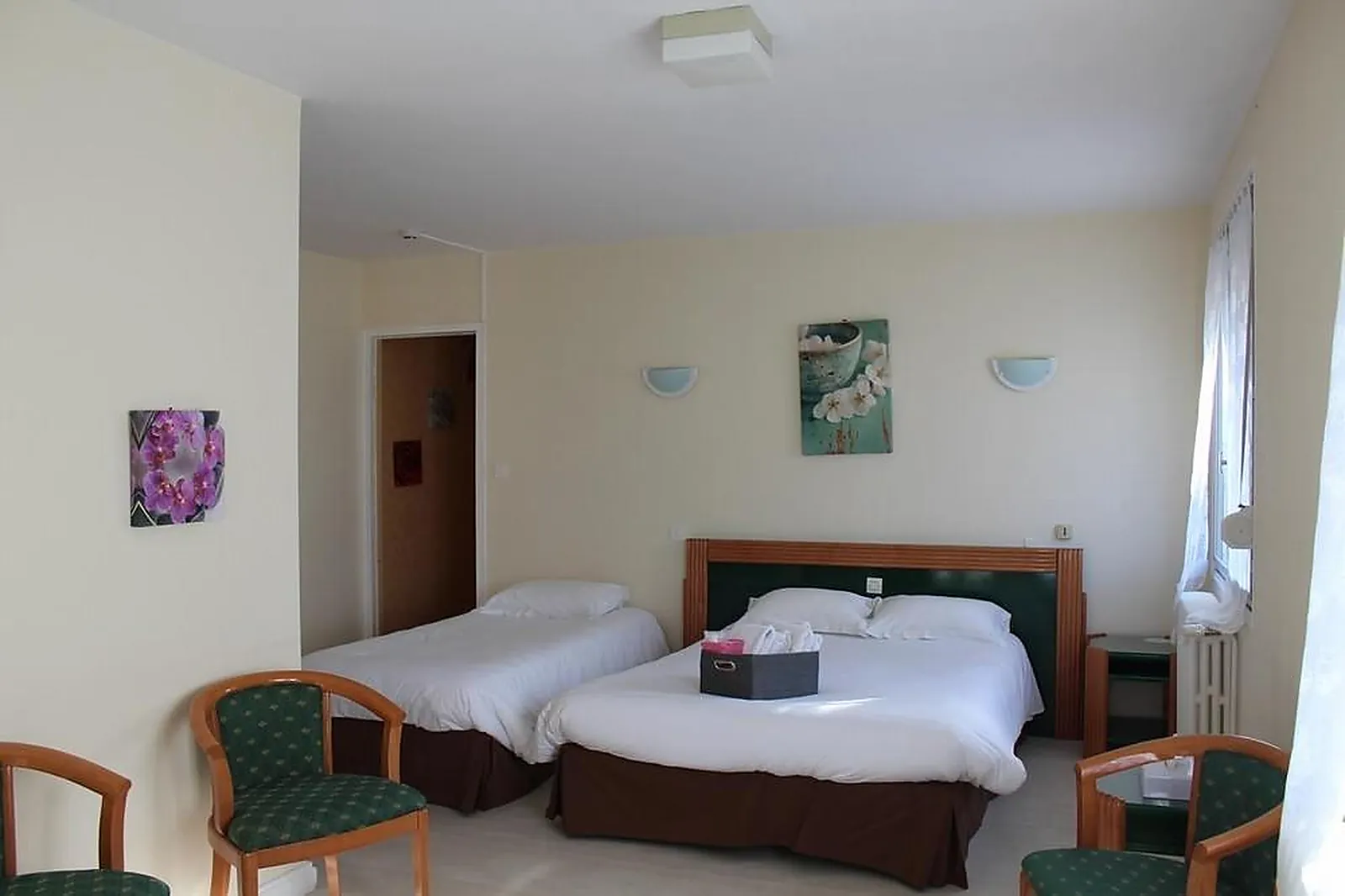 Lieux événementiels, À L'ORÉE DE LA FORET