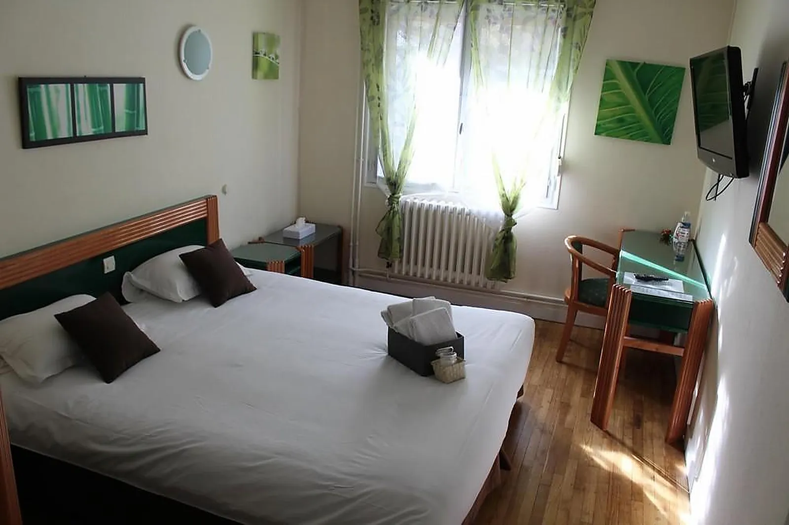 Lieux événementiels, À L'ORÉE DE LA FORET