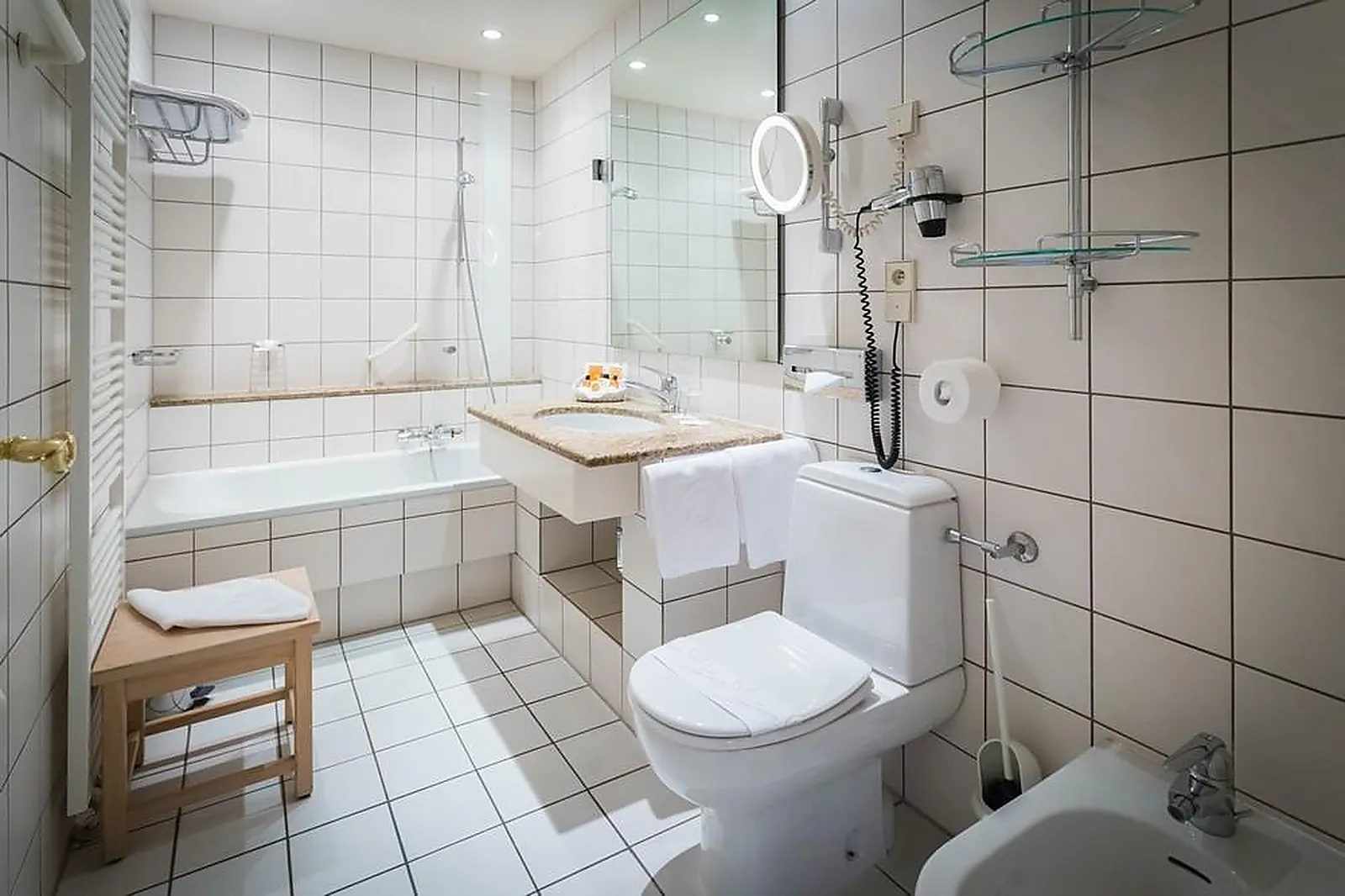 Lieux événementiels, A LA COUR D'ALSACE