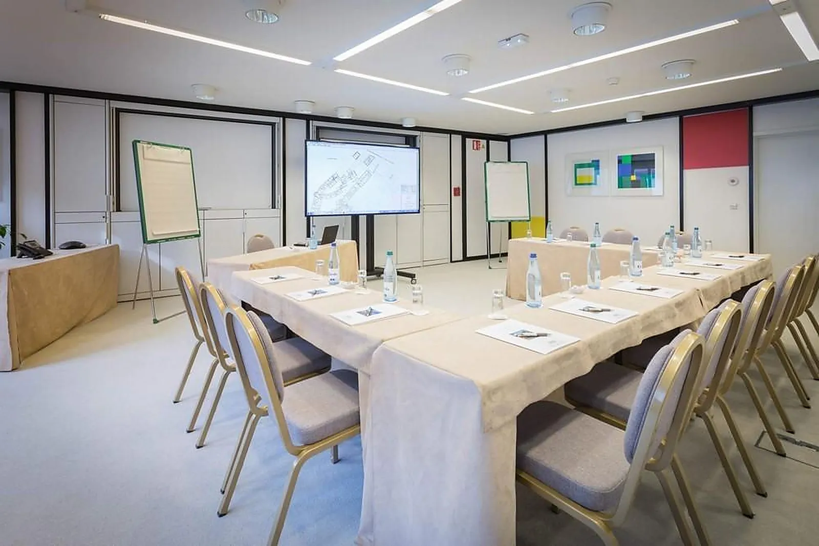 Lieux événementiels, A LA COUR D'ALSACE