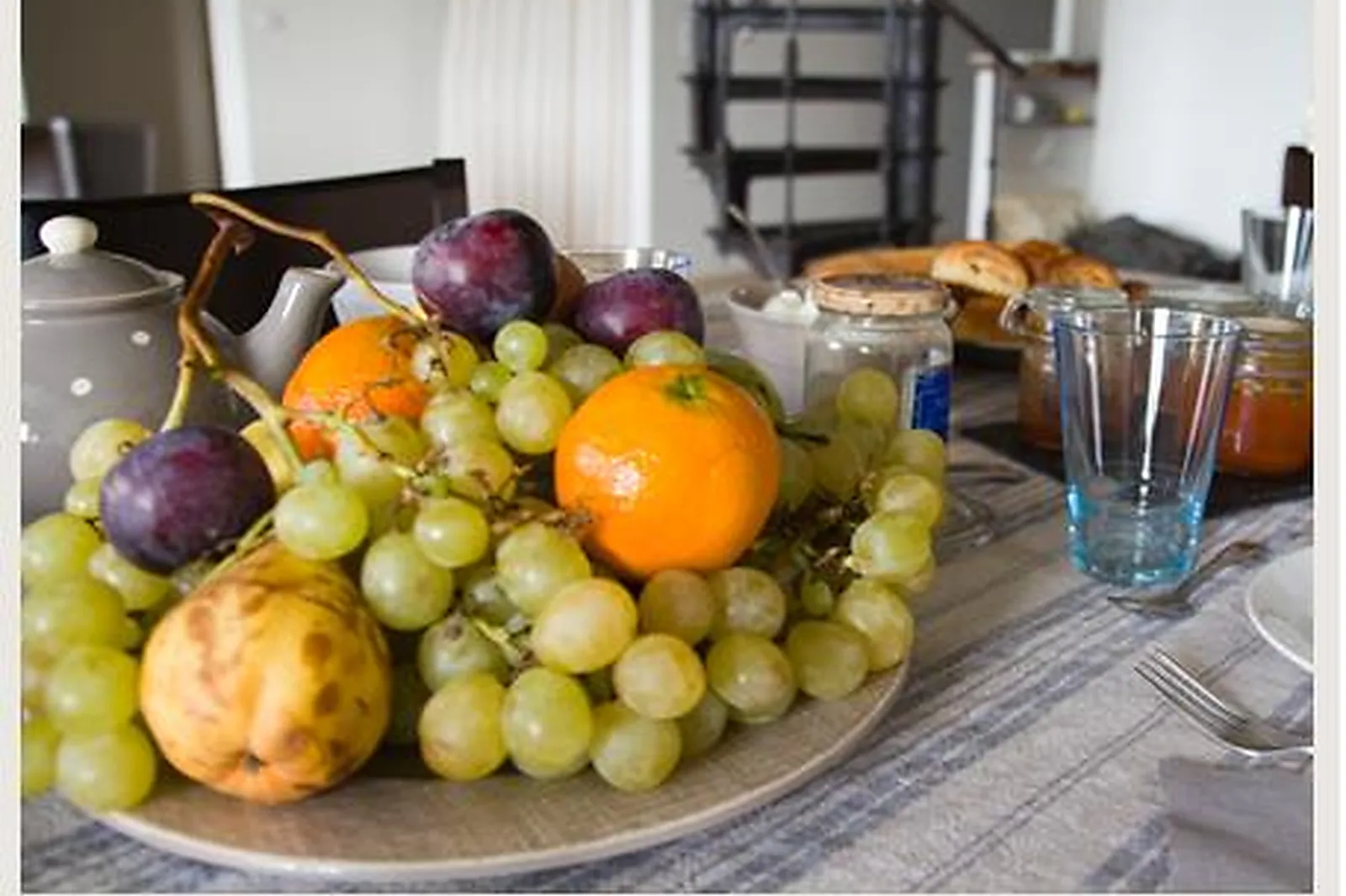 Lieux événementiels, A TRAVERS CHAMPS