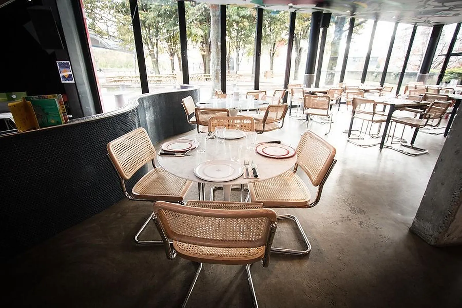 Lieux événementiels, A LA FOLIE