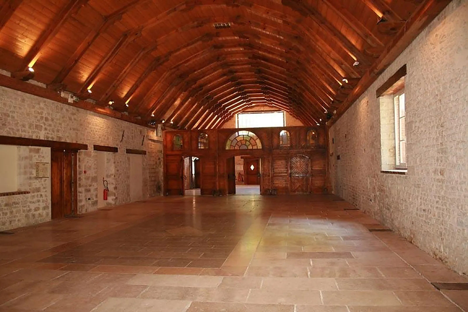 Lieux événementiels, ABBAYE ROYALE NOTRE DAME DE CERCANCEAUX