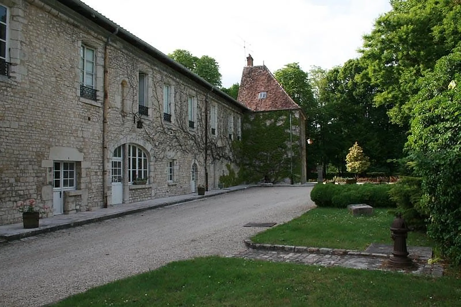 Lieux événementiels, ABBAYE ROYALE NOTRE DAME DE CERCANCEAUX