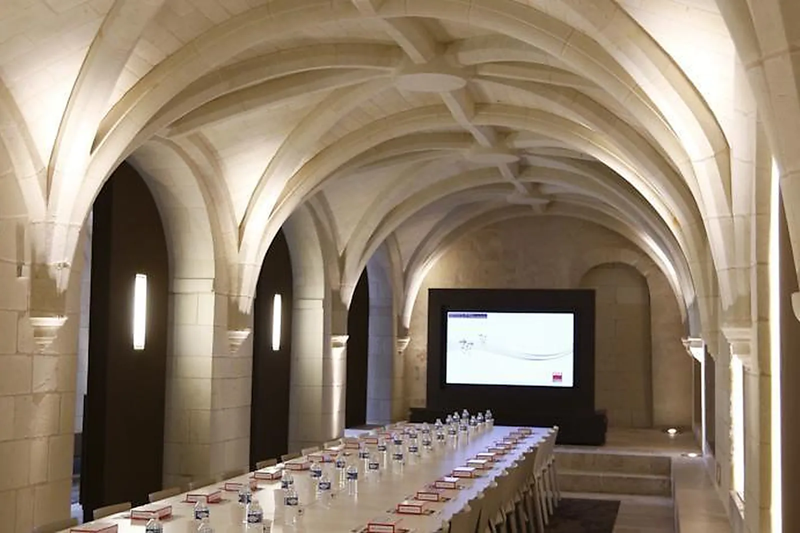 Lieux événementiels, ABBAYE ROYALE DE FONTEVRAUD