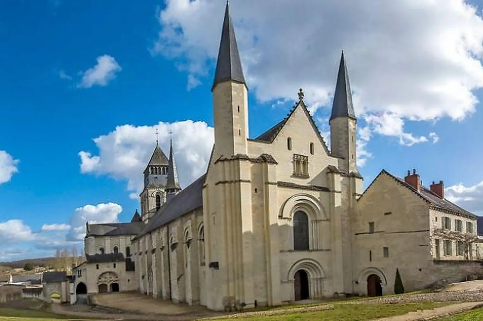 Lieux événementiels, ABBAYE ROYALE DE FONTEVRAUD
