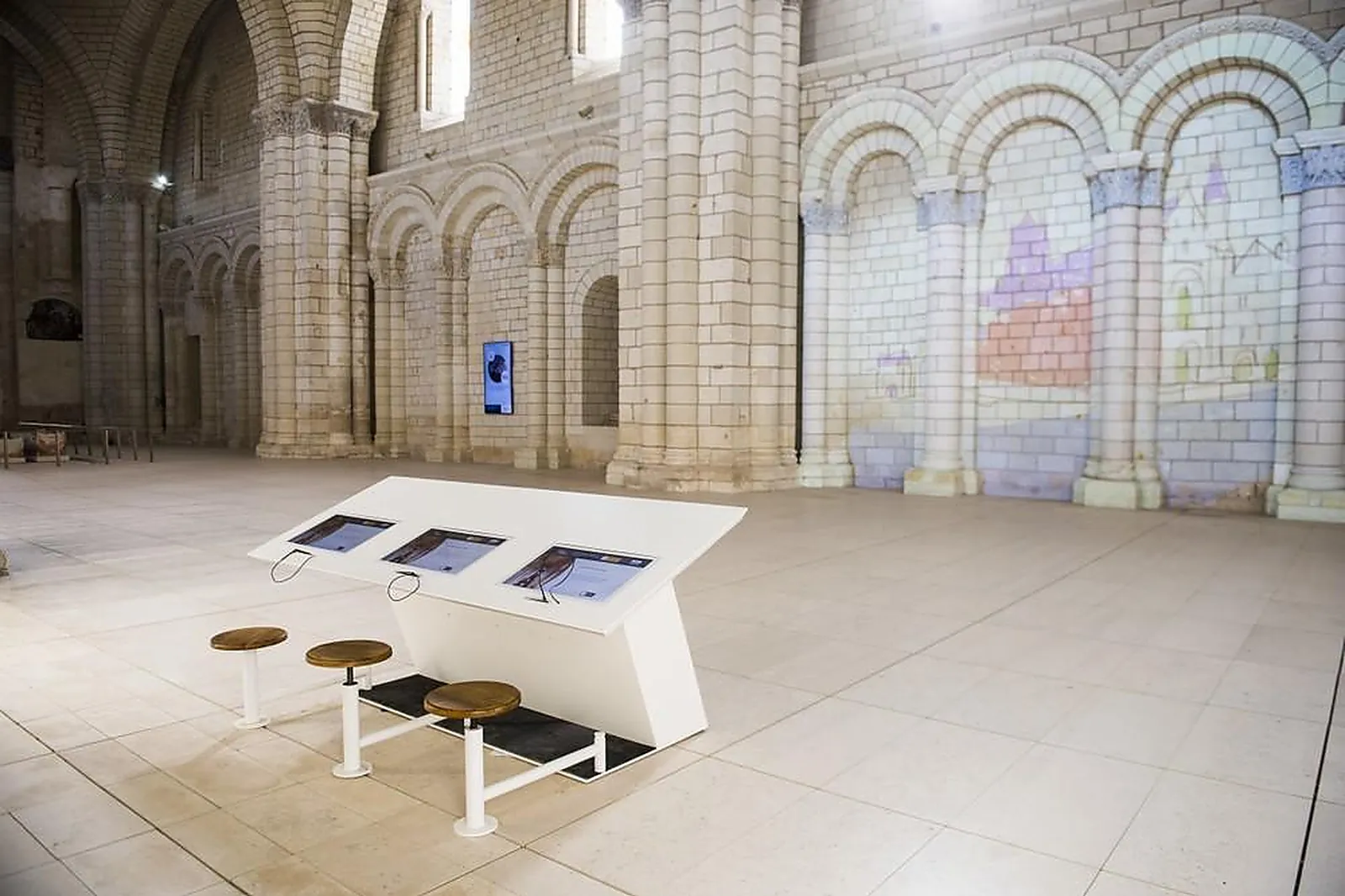 Lieux événementiels, ABBAYE ROYALE DE FONTEVRAUD
