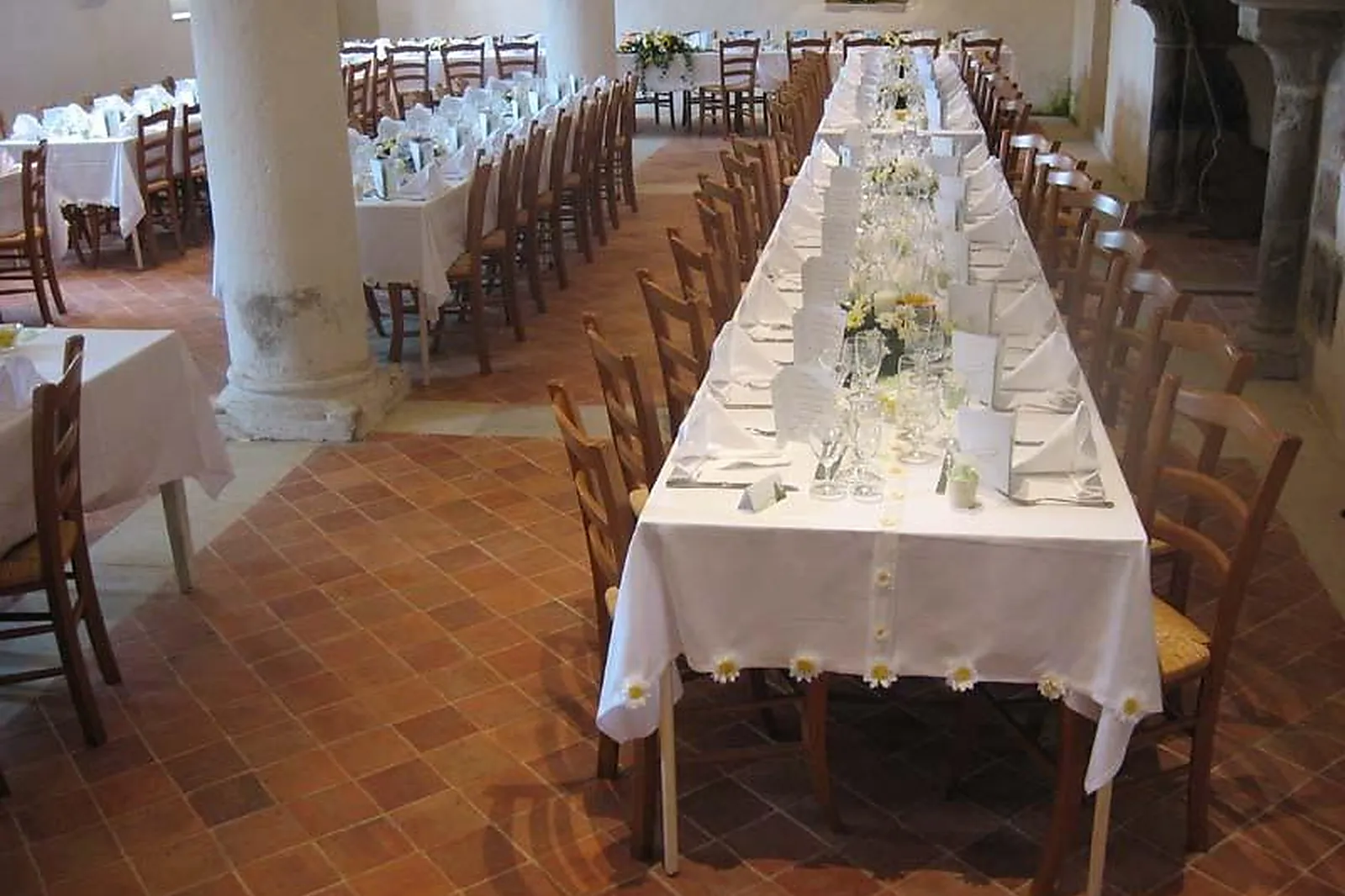 Lieux événementiels, ABBAYE SAINT GILBERT DE NEUFFONTS