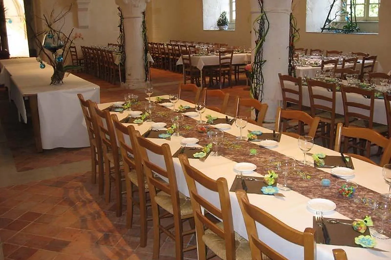 Lieux événementiels, ABBAYE SAINT GILBERT DE NEUFFONTS