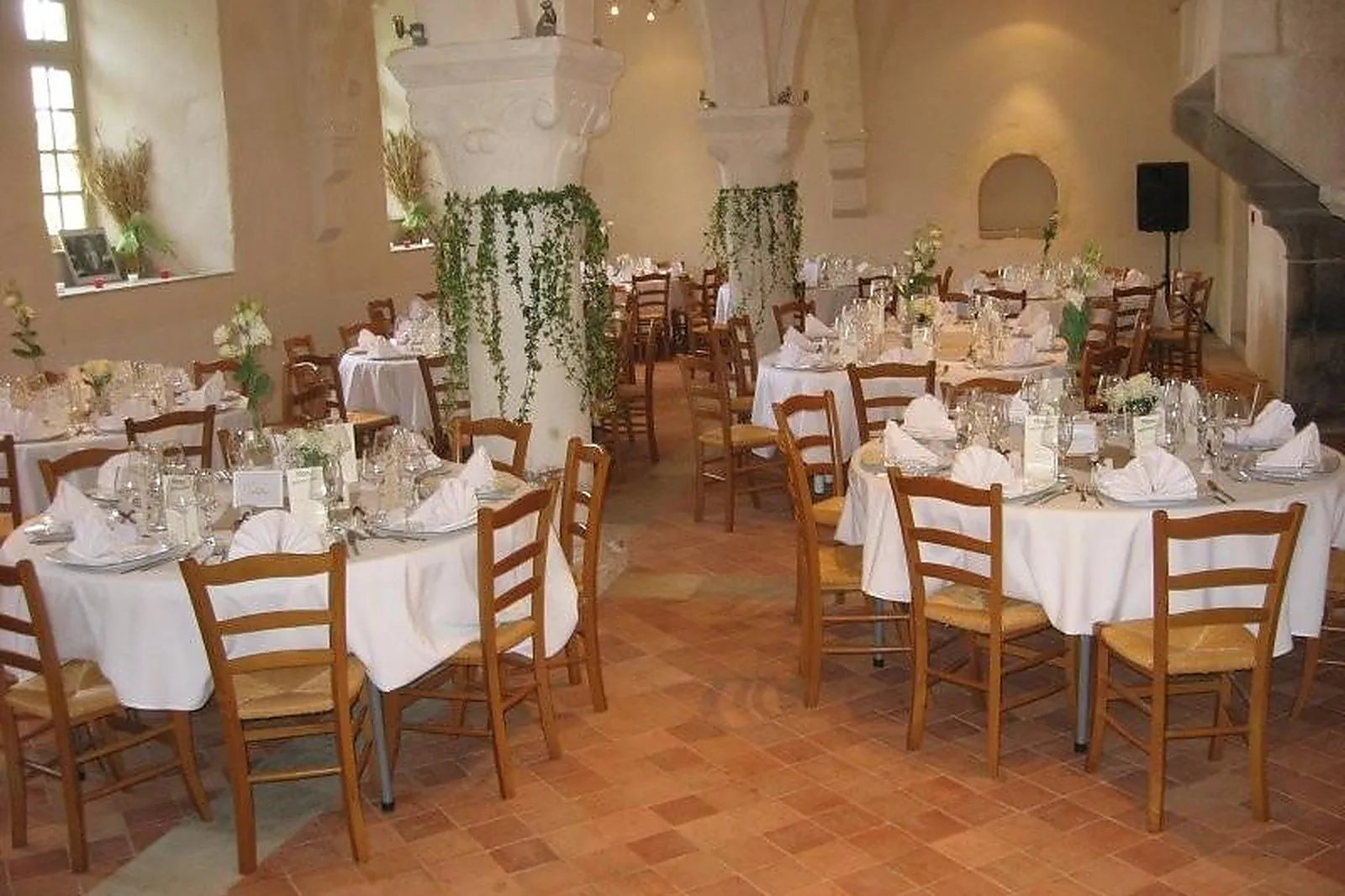 Lieux événementiels, ABBAYE SAINT GILBERT DE NEUFFONTS