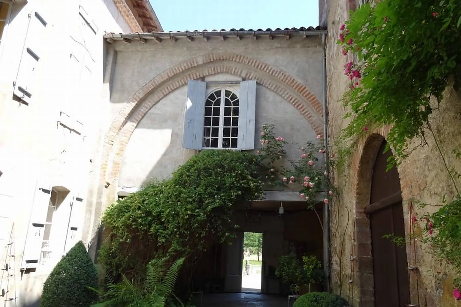 Lieux événementiels, ABBAYE DE COMBELONGUE