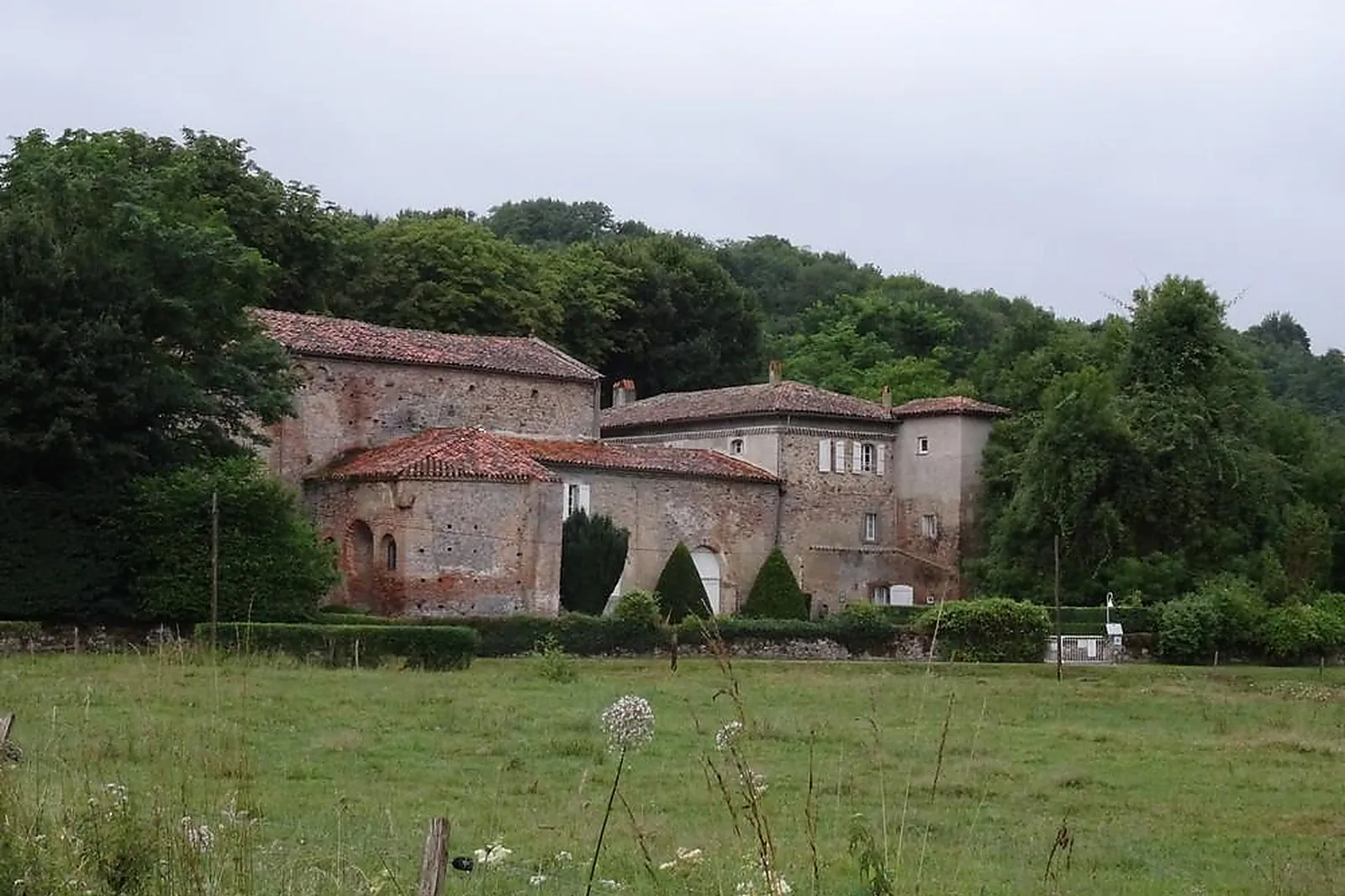 Lieux événementiels, ABBAYE DE COMBELONGUE