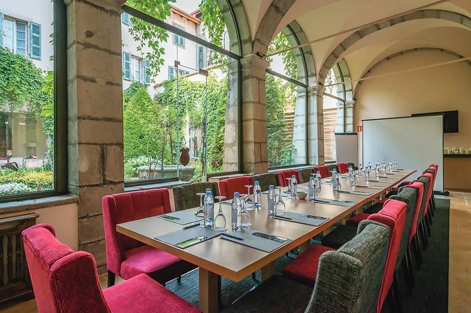 Lieux événementiels, ABBAYE DE TALLOIRES